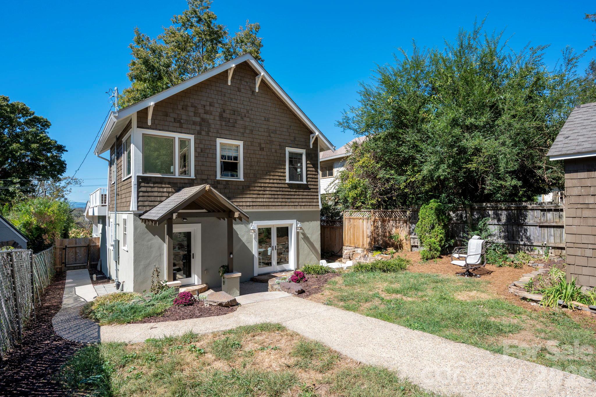 Urban Oasis to Enjoy Year-Round - 133 Furman Avenue, Asheville