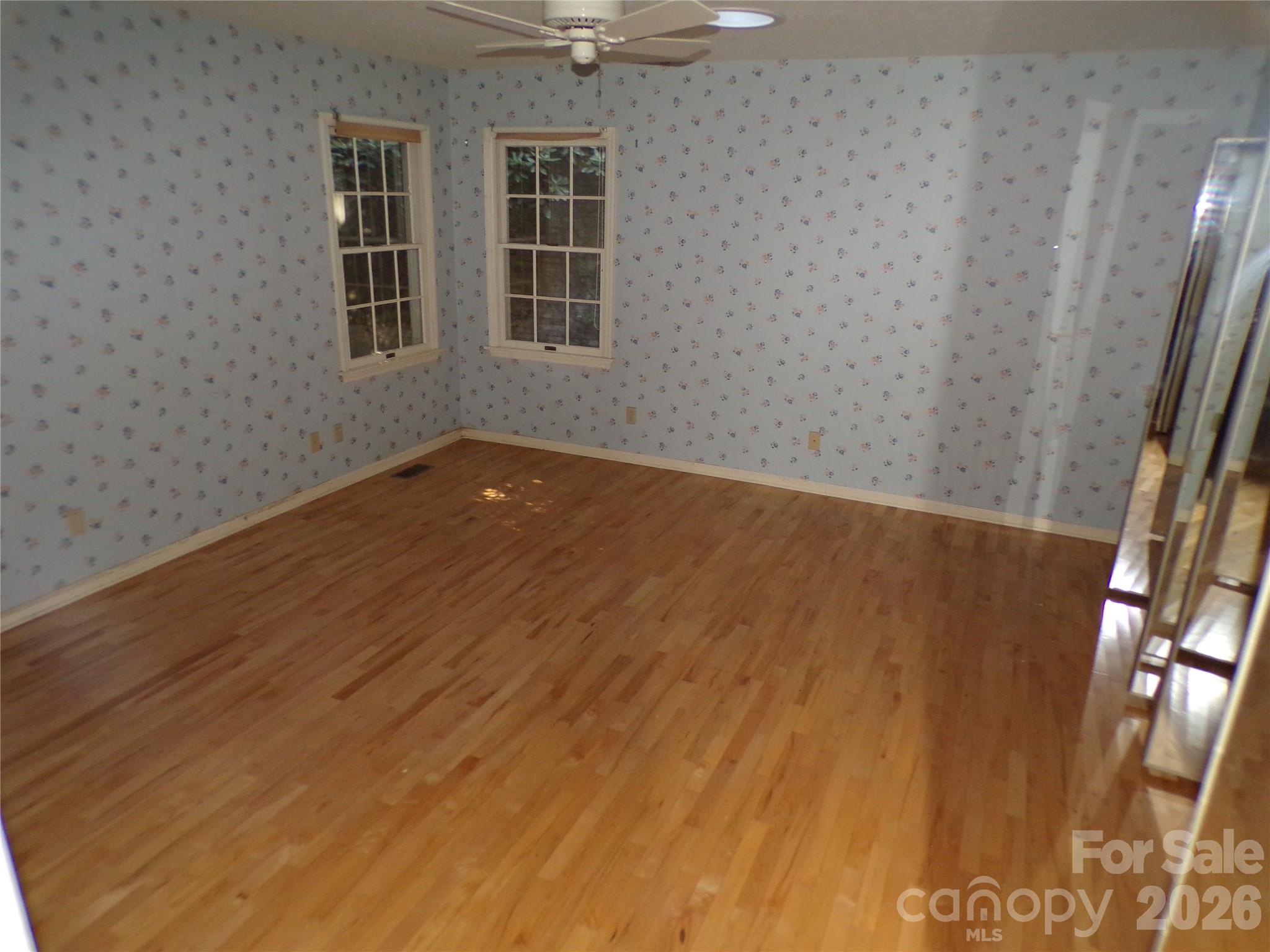 Primary bedroom - 10 Governors Drive, Hendersonville