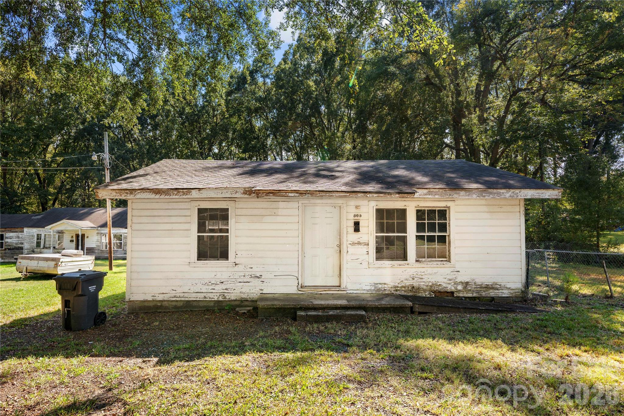 Fourplex at 509 E Church Street, Dallas, photo 4 of 27