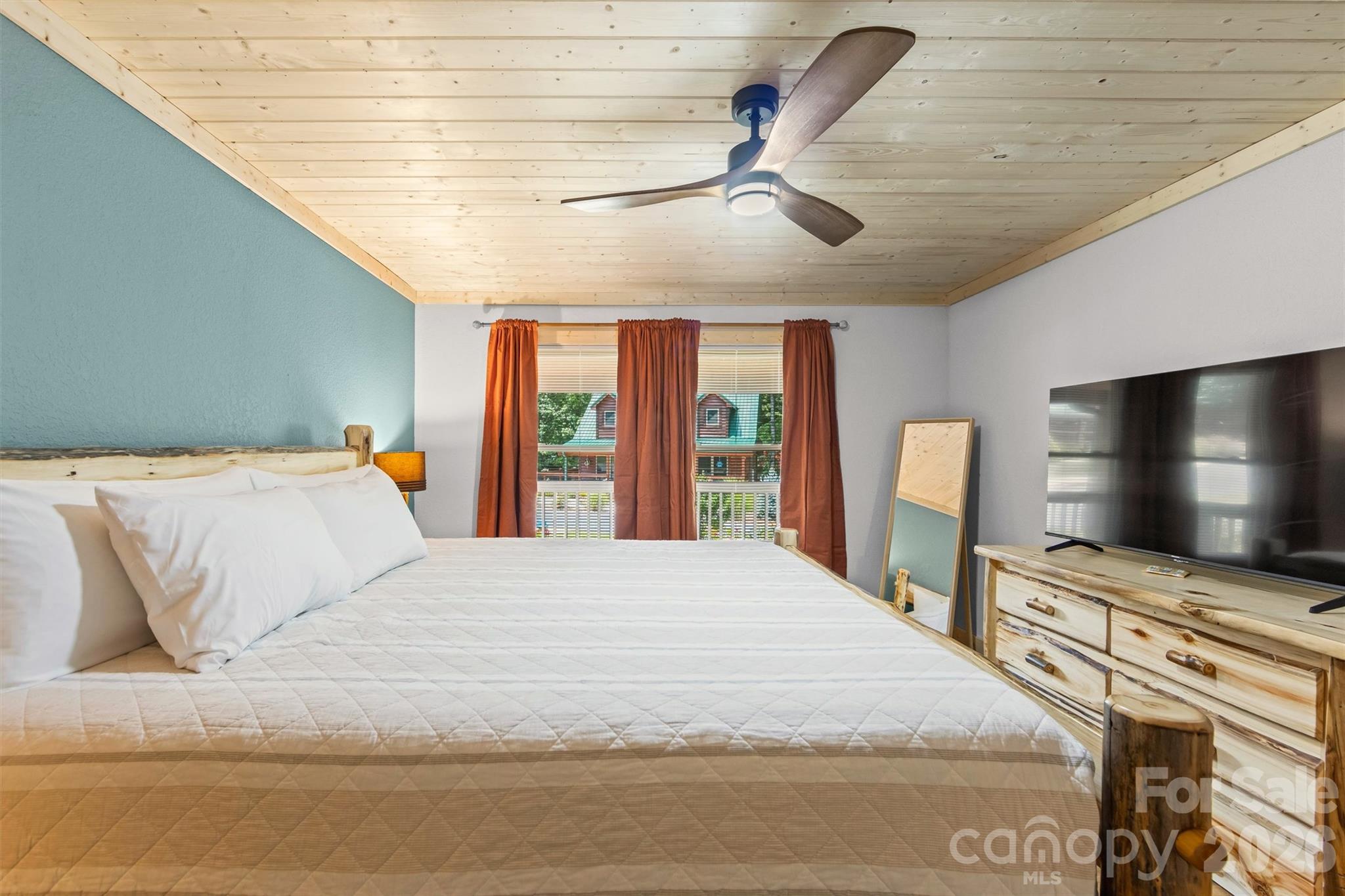 Single Family Residence at 588 Panoramic Loop, Maggie Valley, photo 17 of 39