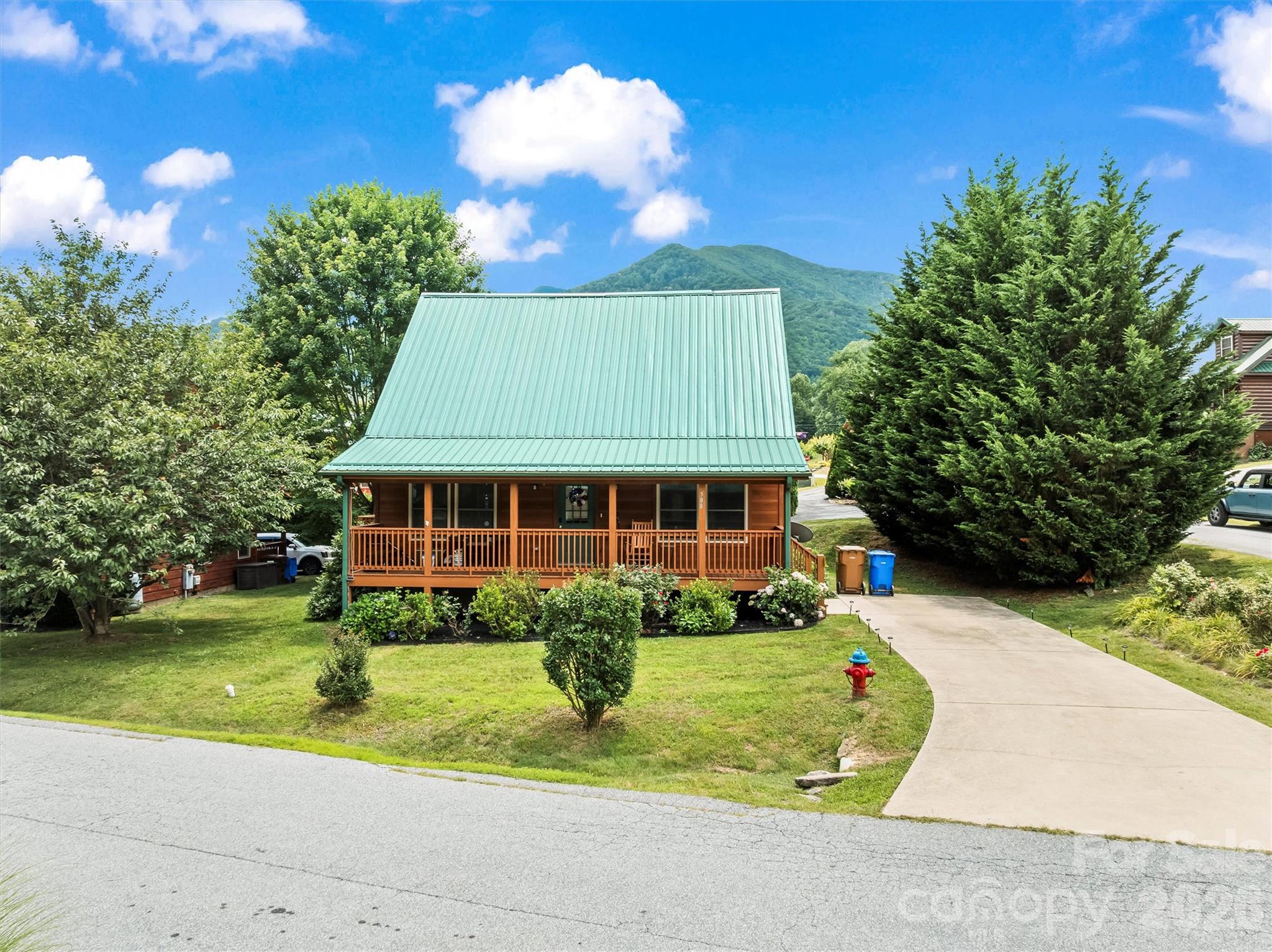 Easy access and flat parking - 588 Panoramic Loop, Maggie Valley