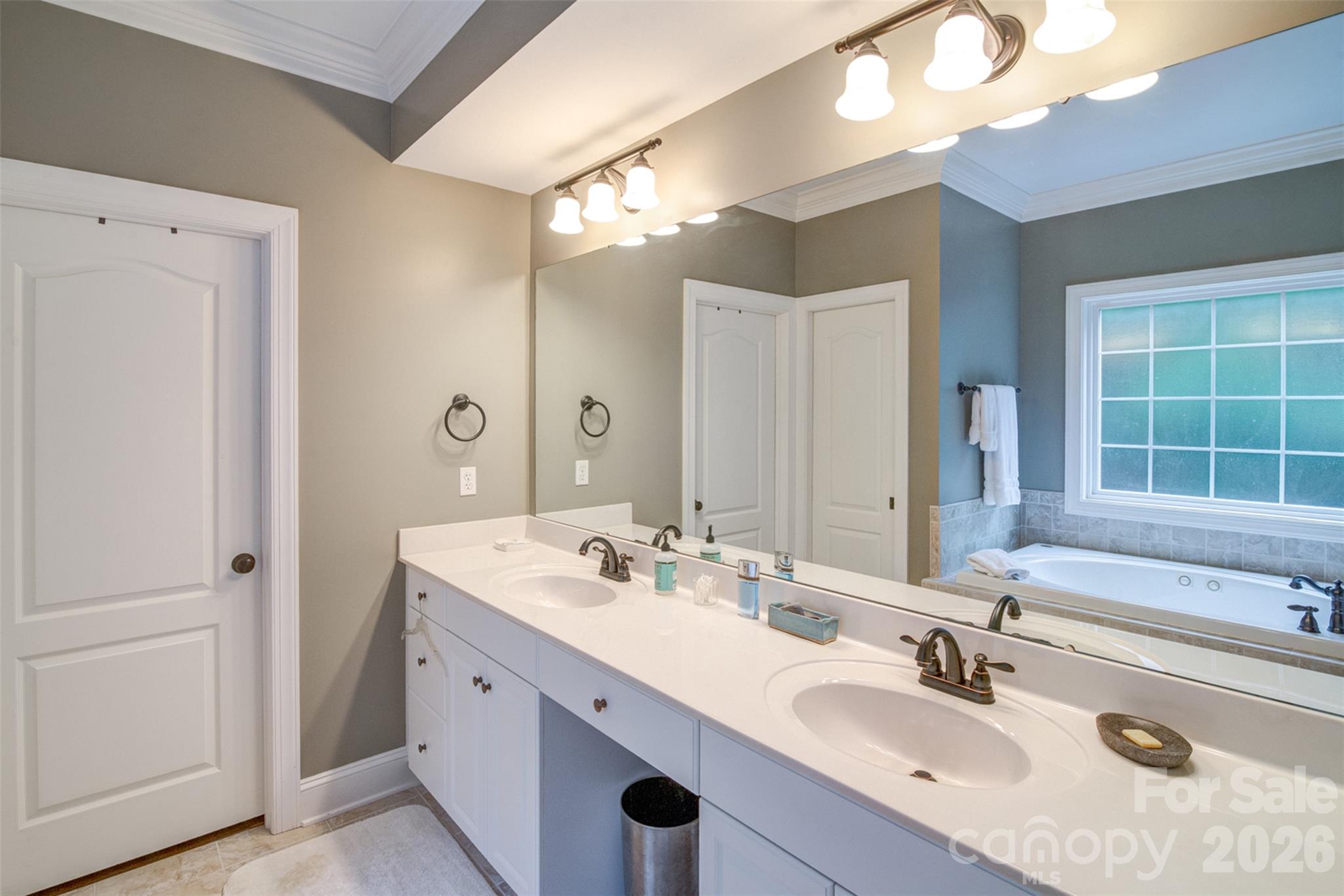 Townhouse at 149 42nd Avenue Drive NW, Hickory, photo 18 of 37