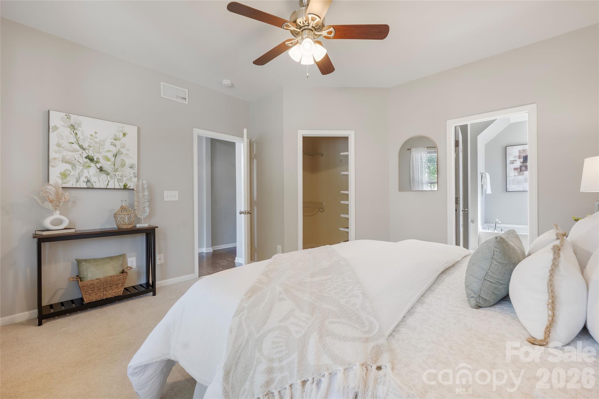 Single Family Residence at 13102 Heath Grove Drive, Huntersville, photo 6 of 34