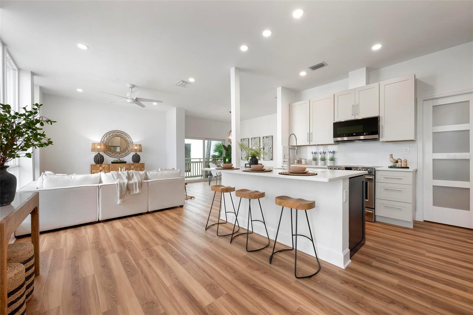Condominium at 550 W FLAMINGO DR #2, VENICE, photo 3 of 63