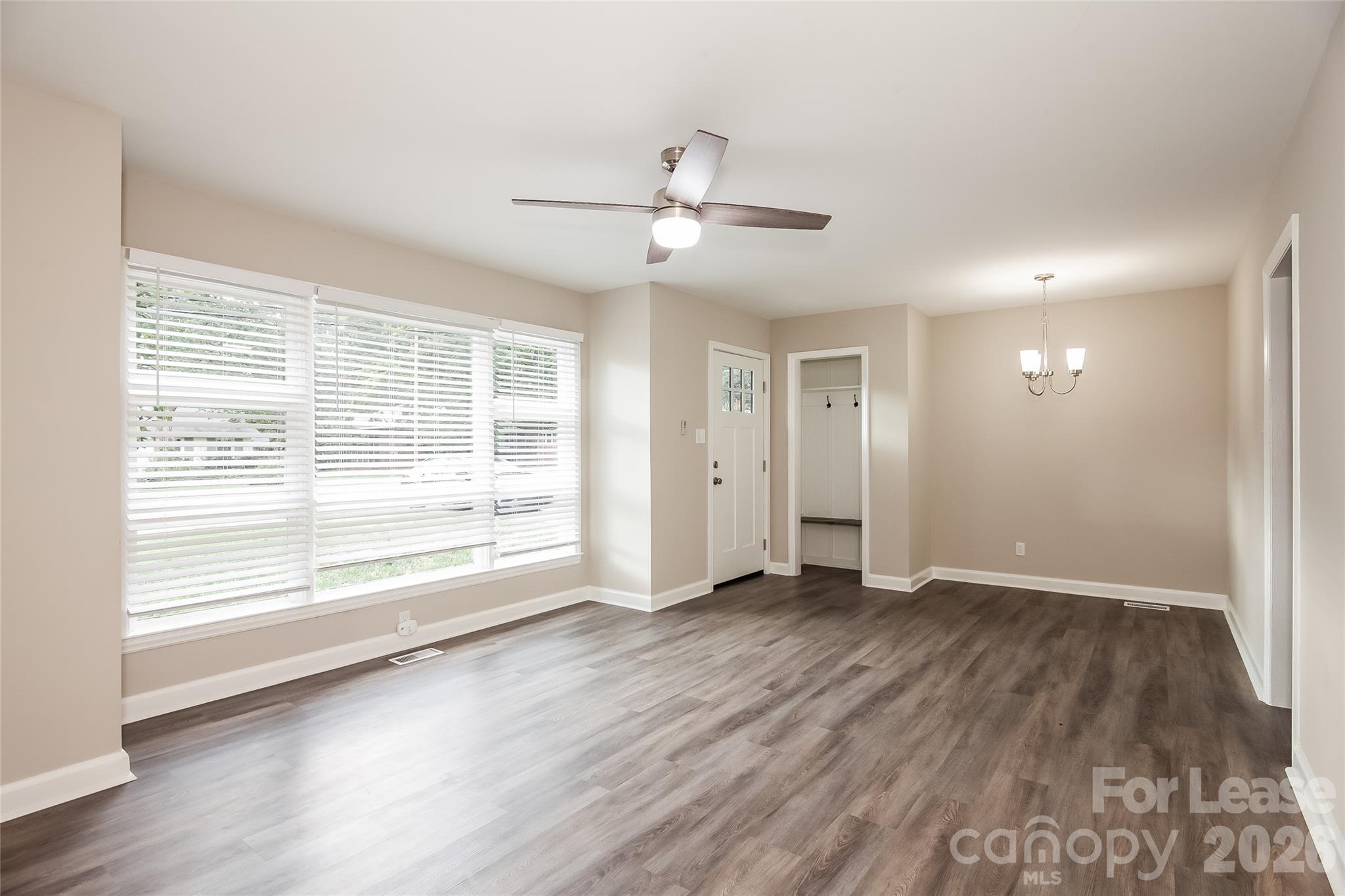 Single Family Residence at 1606 Belmar Drive, Gastonia, photo 3 of 15
