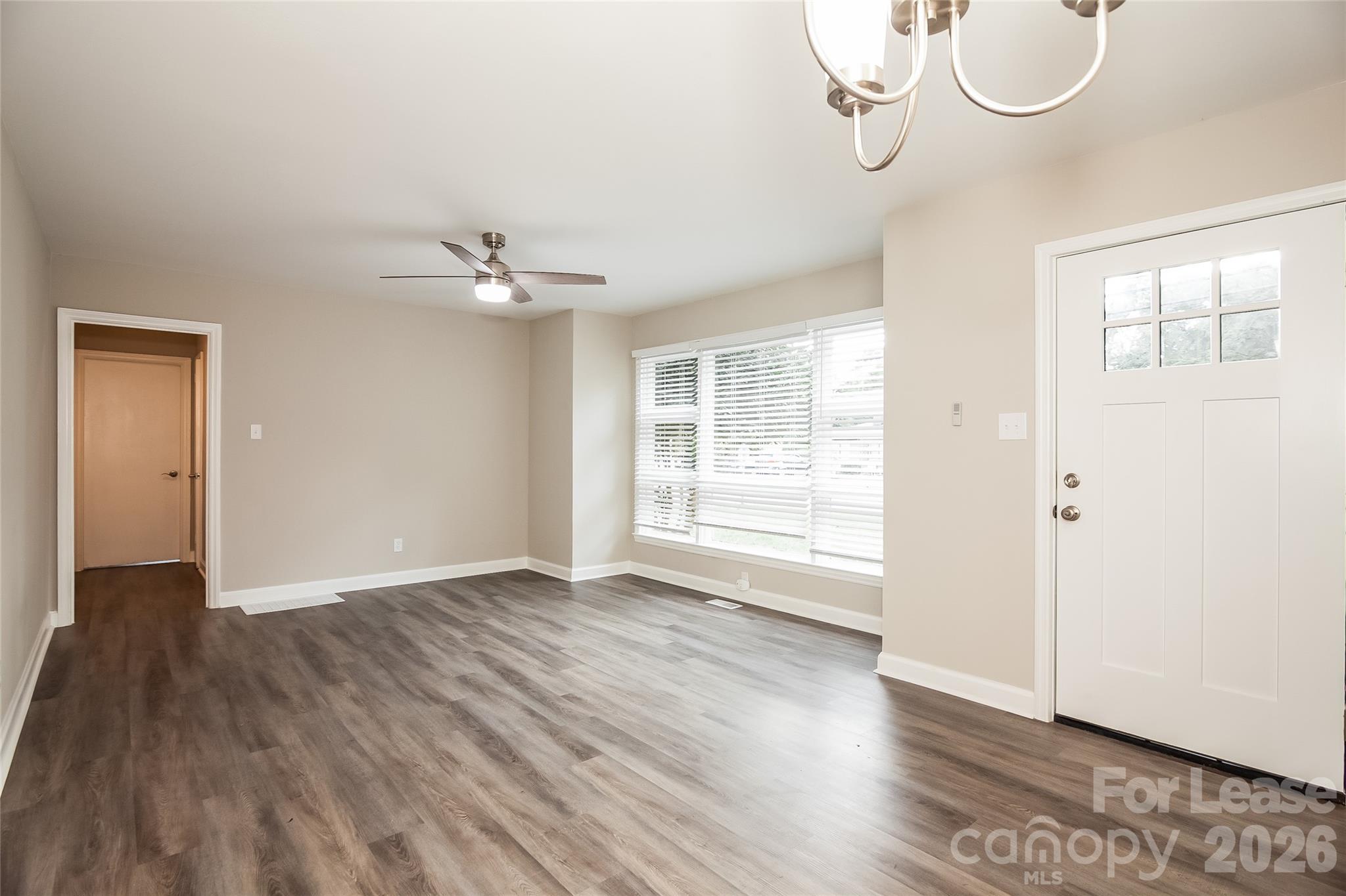 Single Family Residence at 1606 Belmar Drive, Gastonia, photo 4 of 15