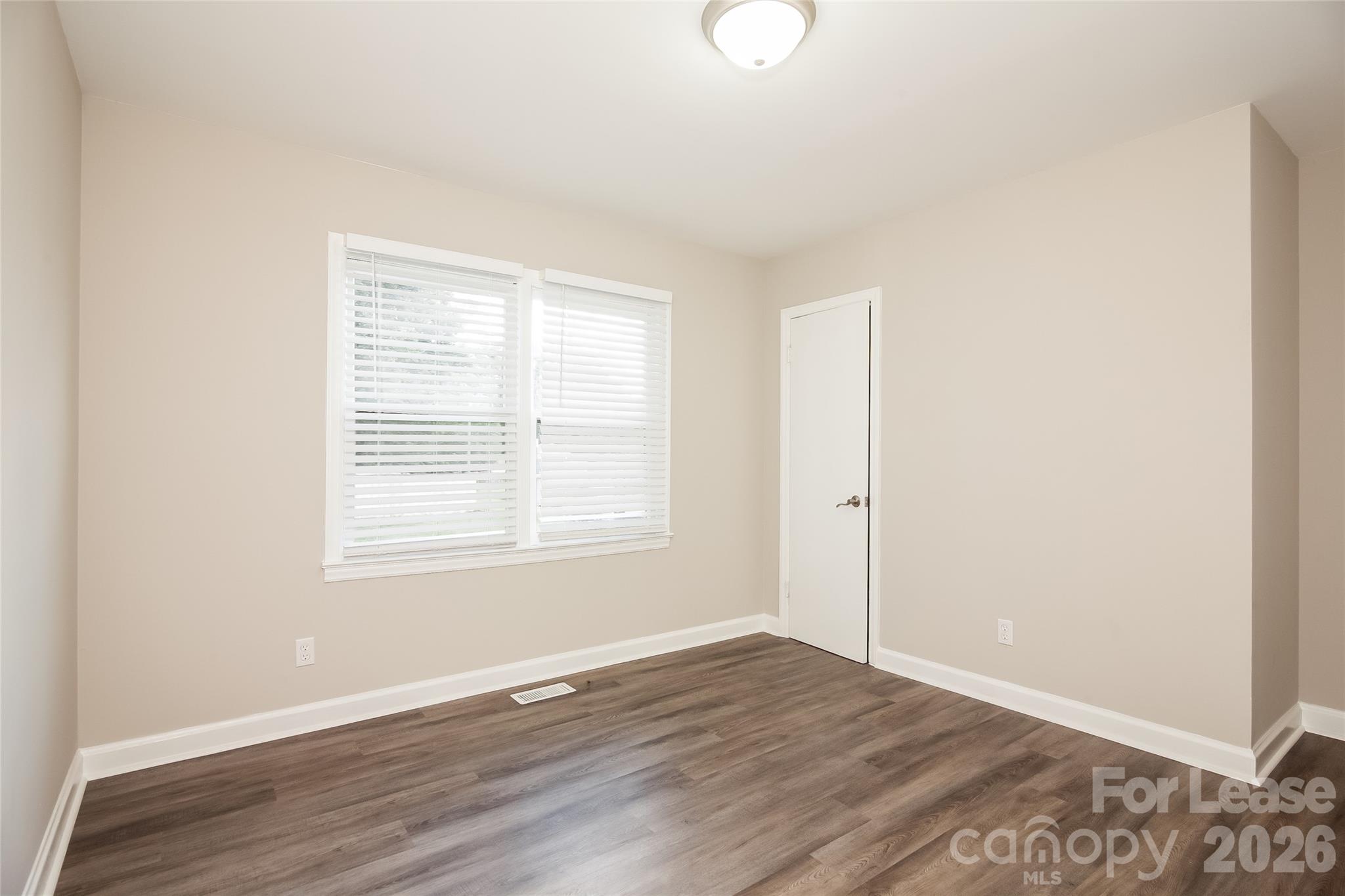 Single Family Residence at 1606 Belmar Drive, Gastonia, photo 9 of 15
