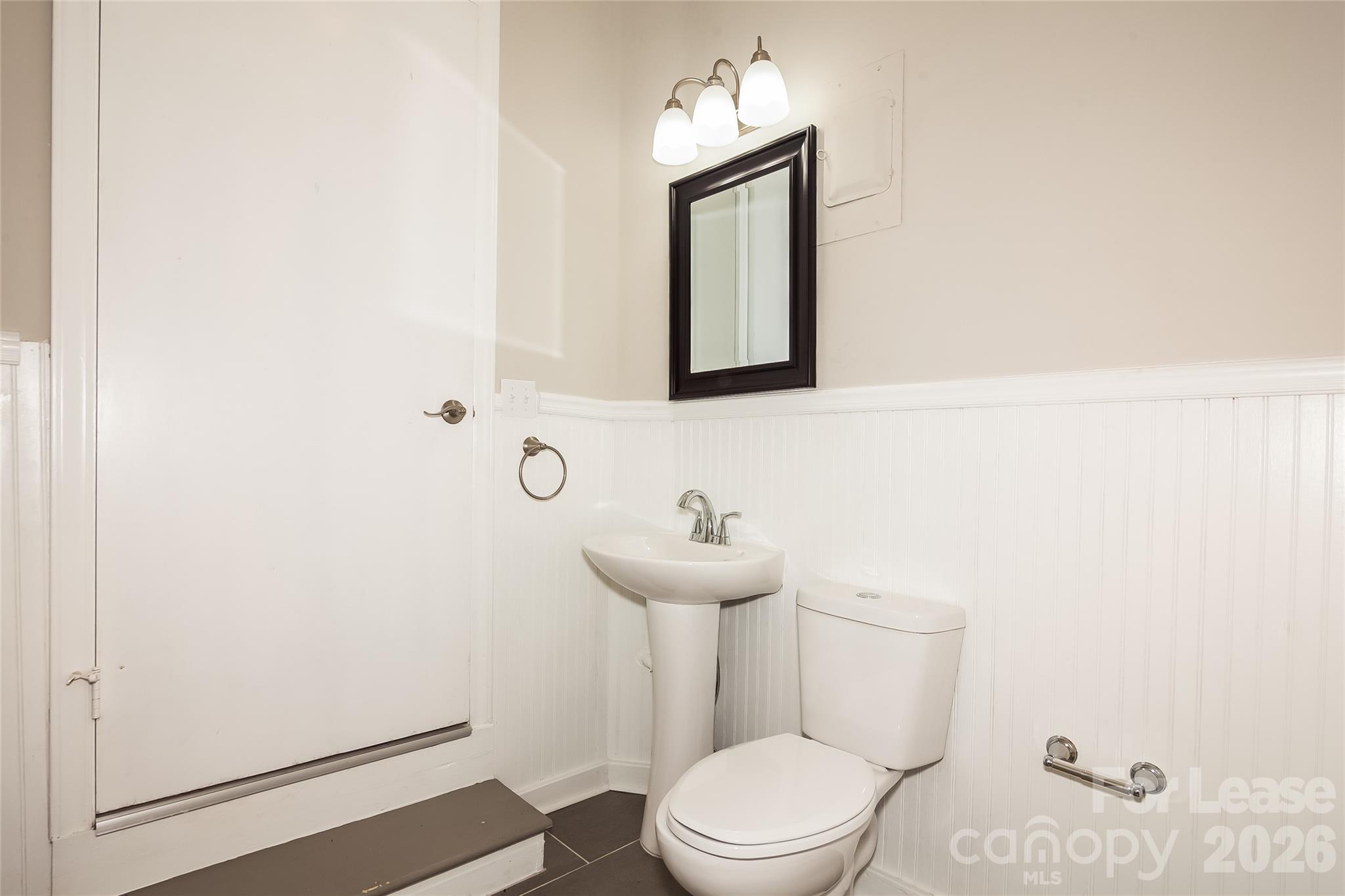 Single Family Residence at 1606 Belmar Drive, Gastonia, photo 14 of 15
