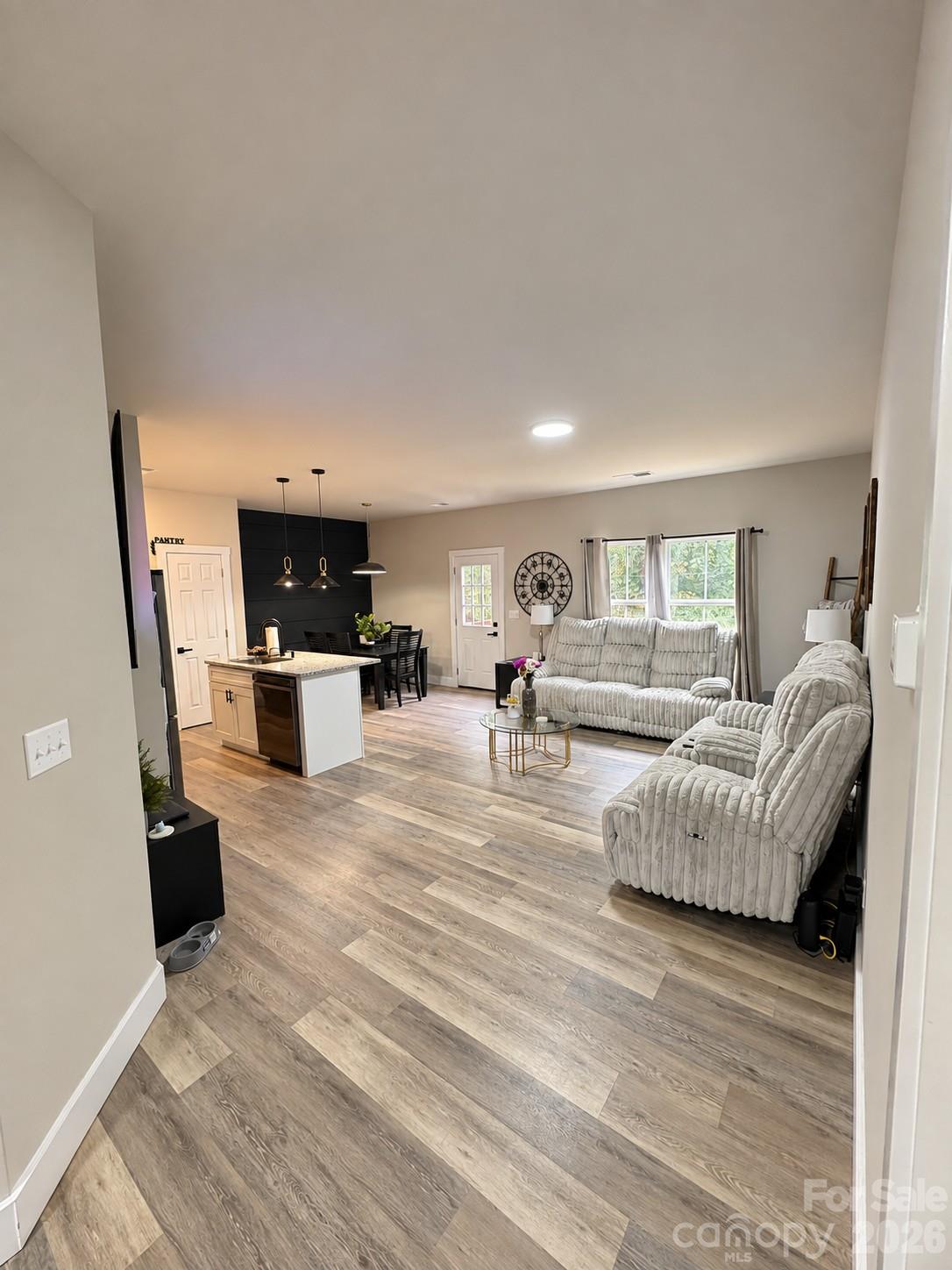 Single Family Residence at 1346 39th Street Circle SW, Hickory, photo 6 of 17