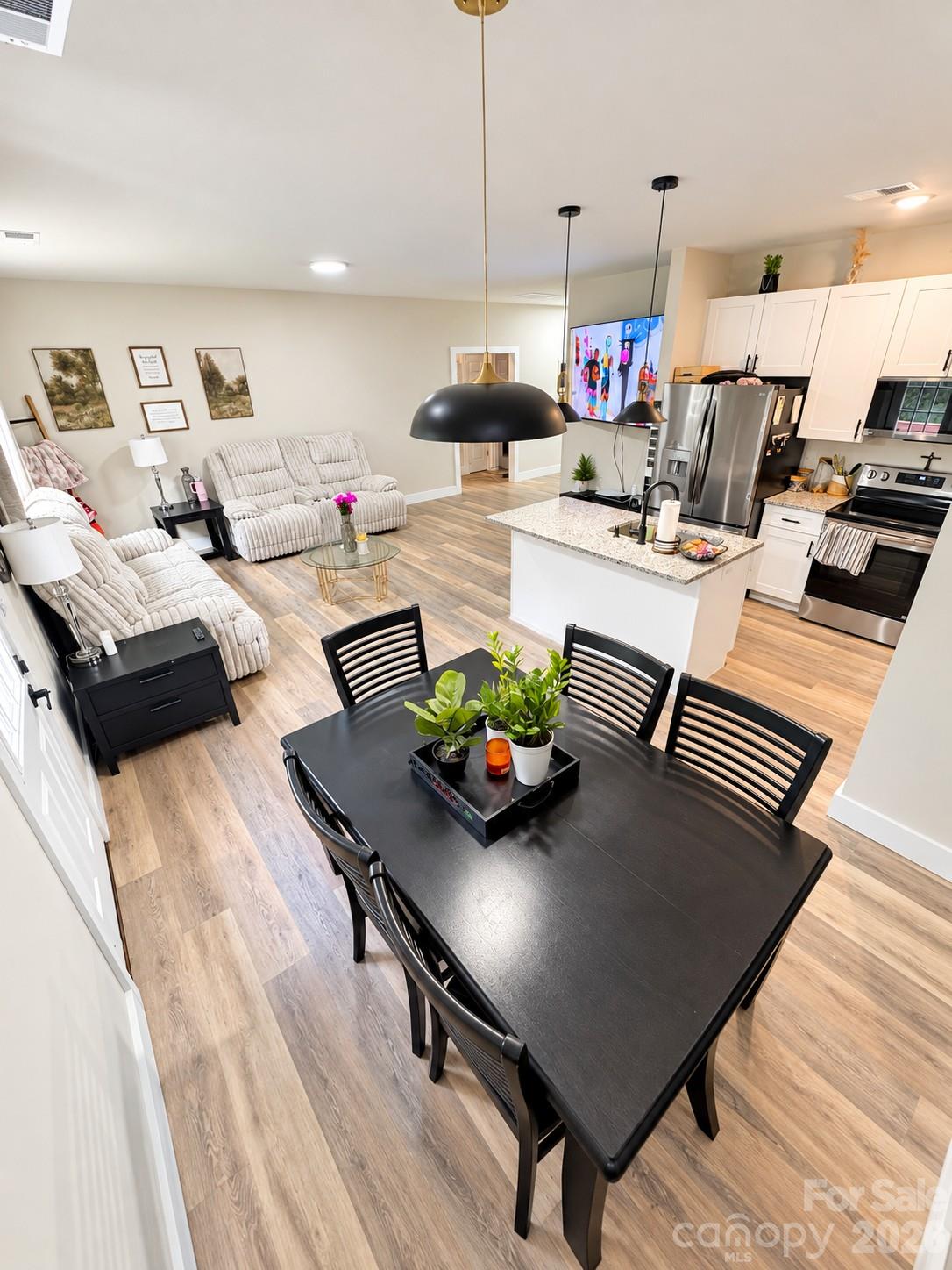 Open Floor Plan - 1346 39th Street Circle SW, Hickory