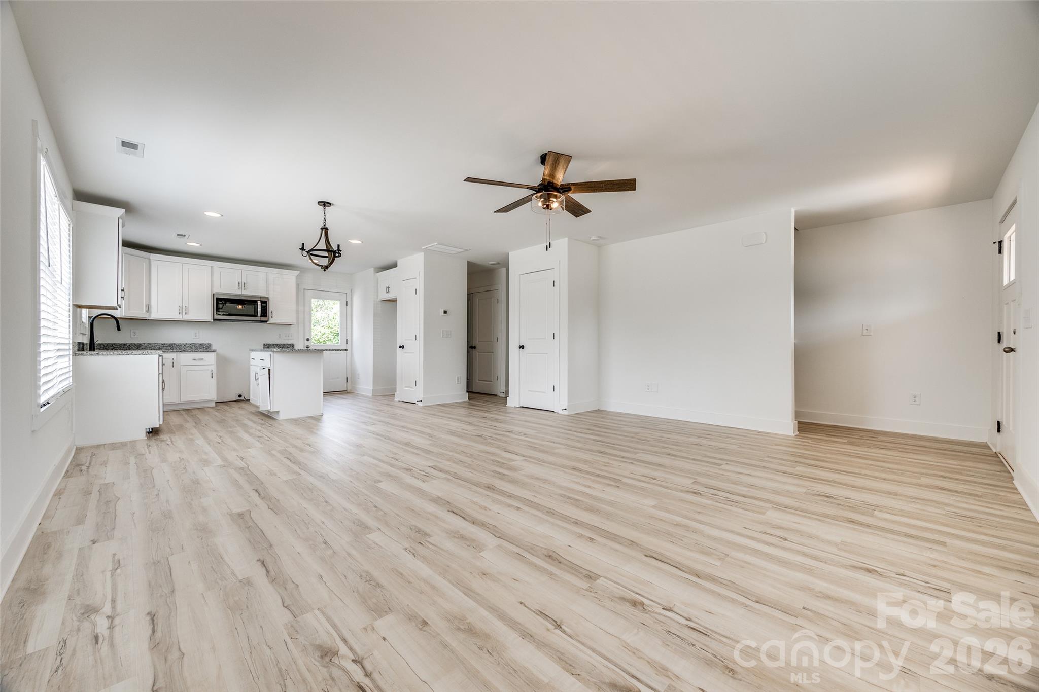 Single Family Residence at 2336 West Boulevard, Charlotte, photo 5 of 17