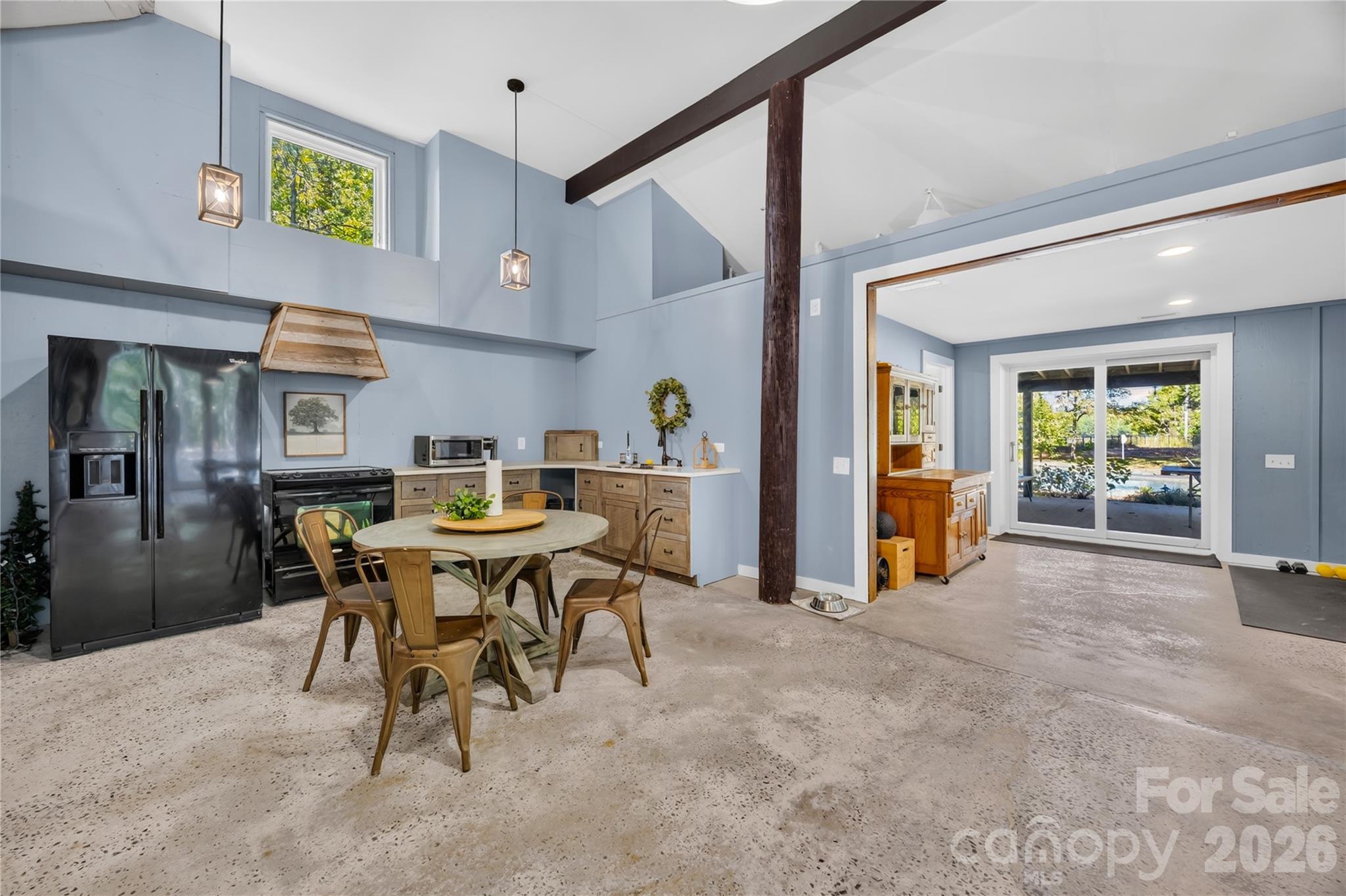 Kitchen area makes entertaining a breeze - 13923 Asbury Chapel Road, Huntersville
