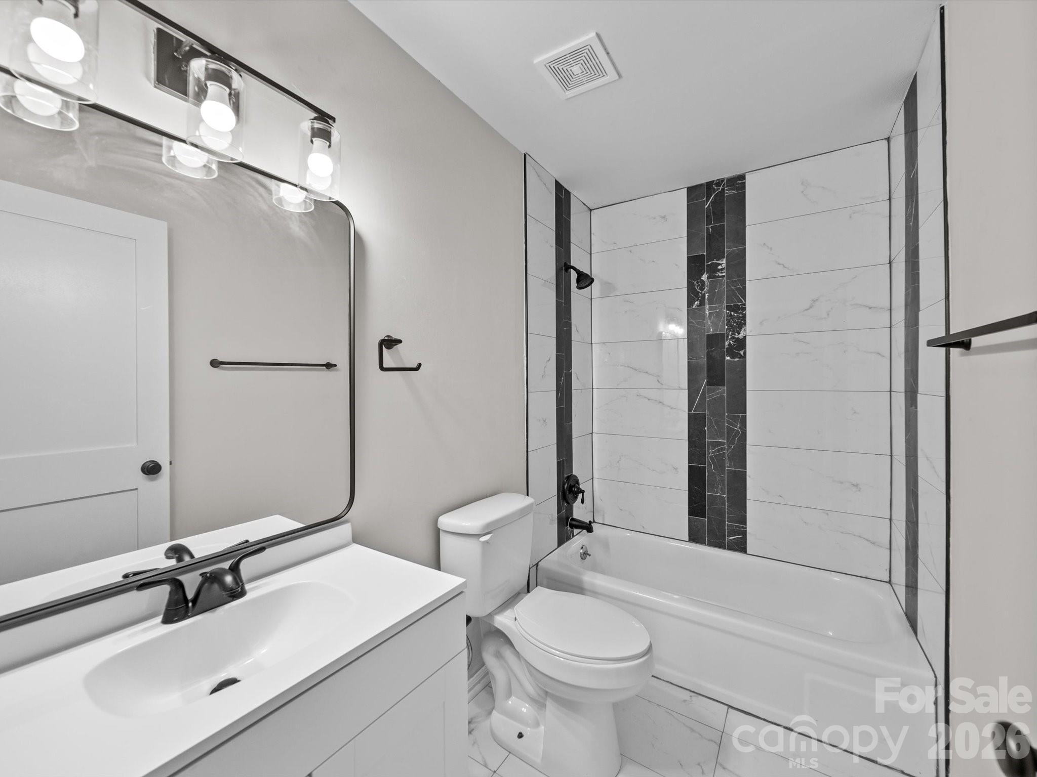 Condominium at 11222 Carmel Chace Drive, Charlotte, photo 24 of 30