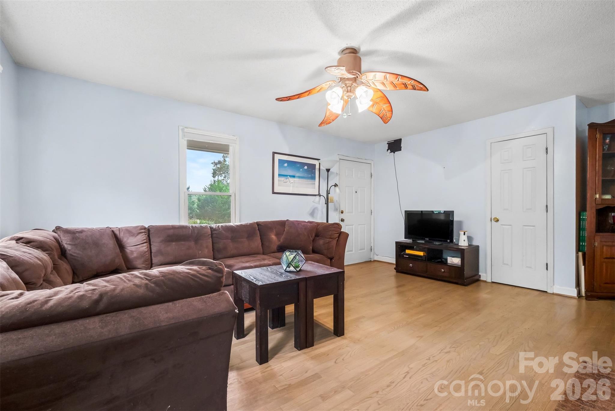 Single Family Residence at 1617 Lawing Road, Charlotte, photo 5 of 35