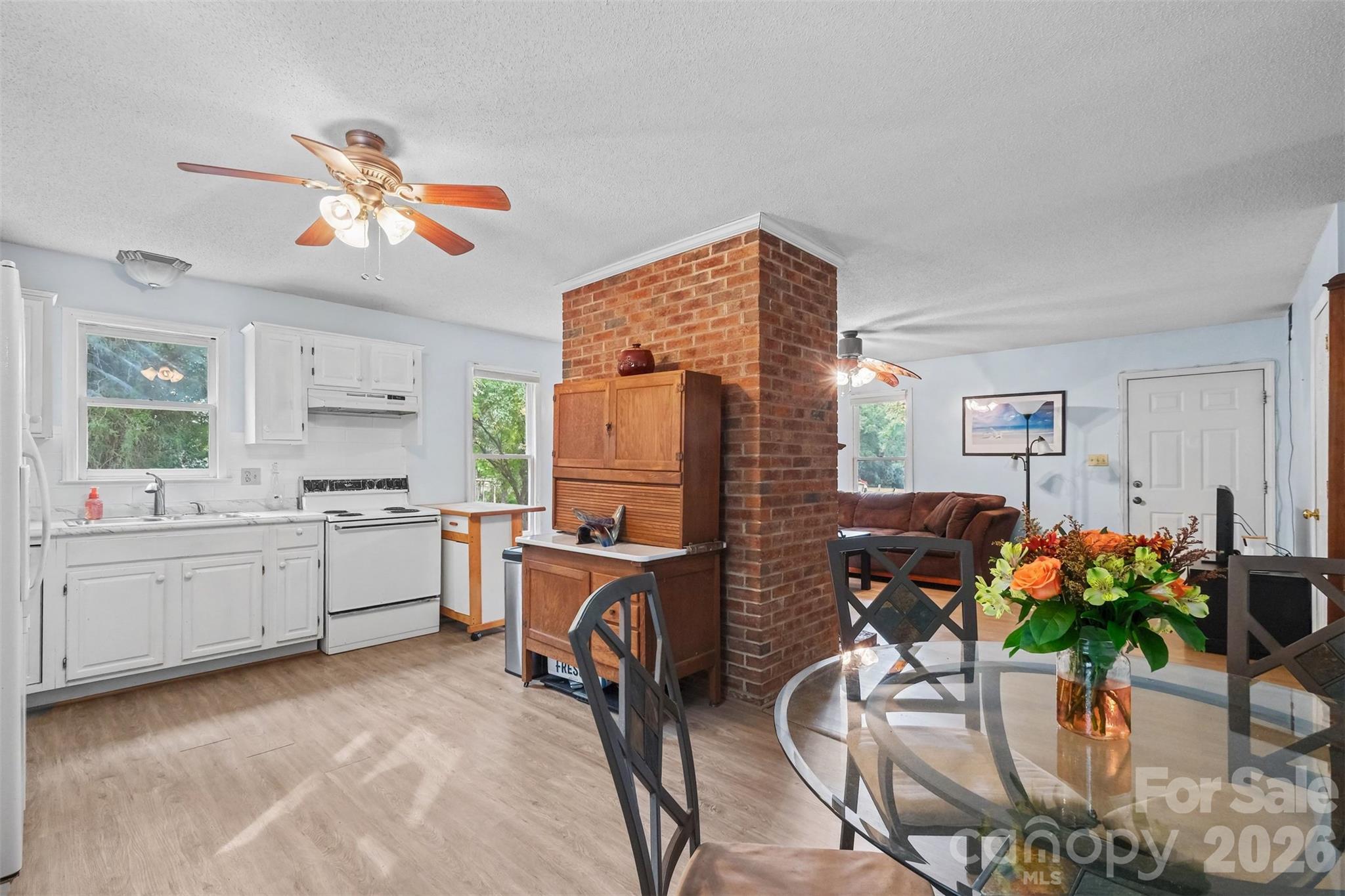 Single Family Residence at 1617 Lawing Road, Charlotte, photo 8 of 35