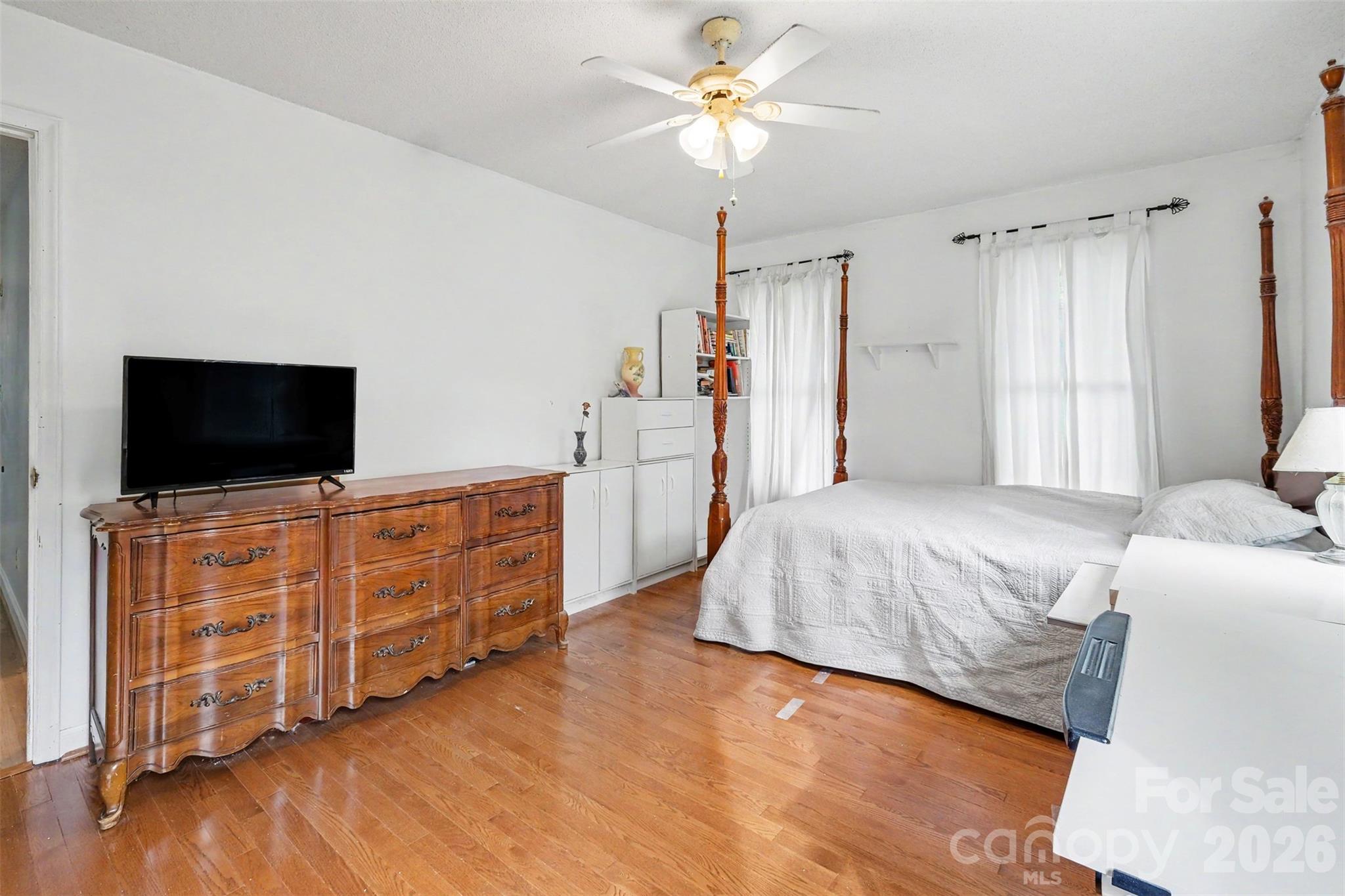 Single Family Residence at 1617 Lawing Road, Charlotte, photo 13 of 35