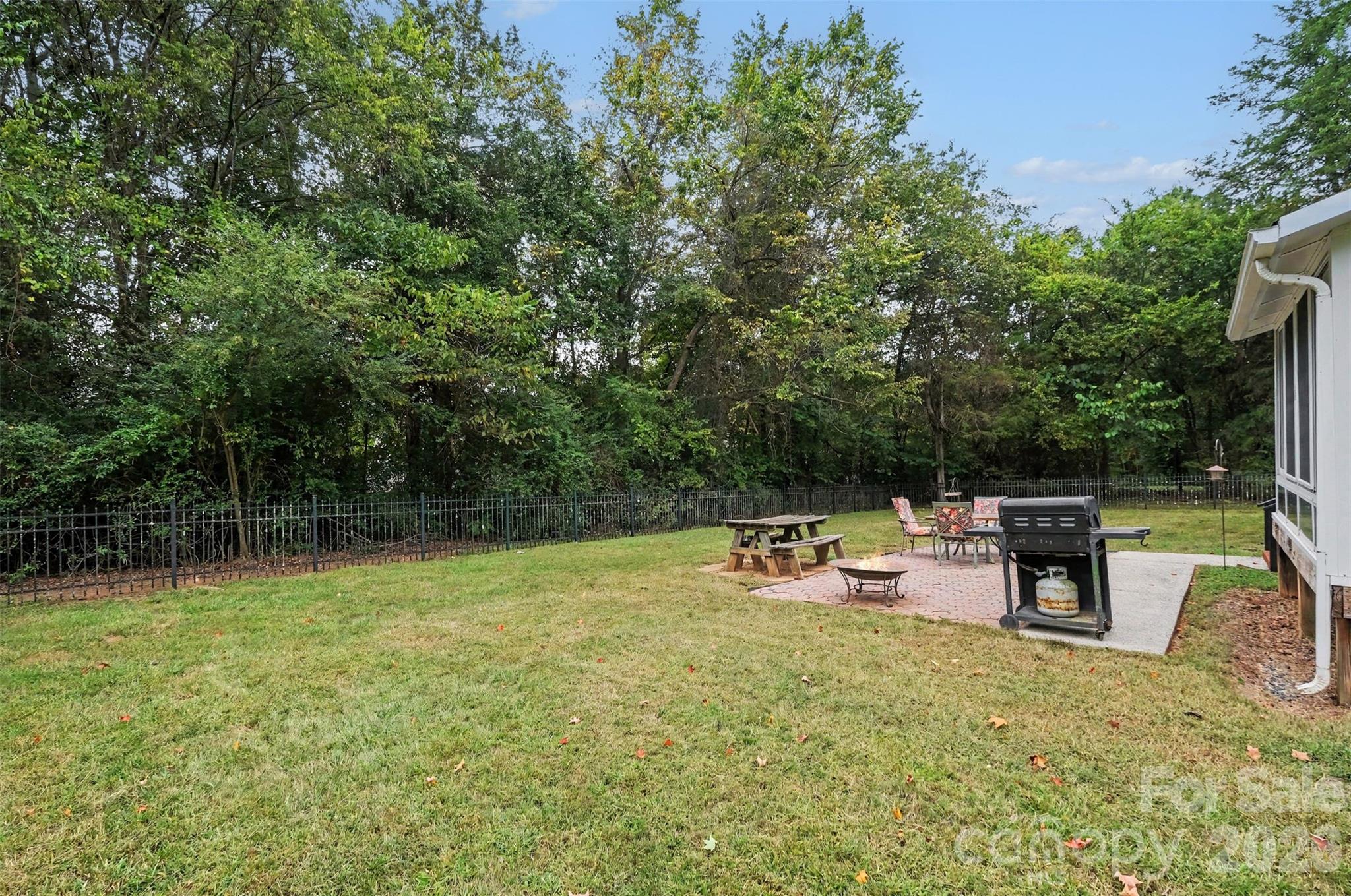 Single Family Residence at 1617 Lawing Road, Charlotte, photo 25 of 35