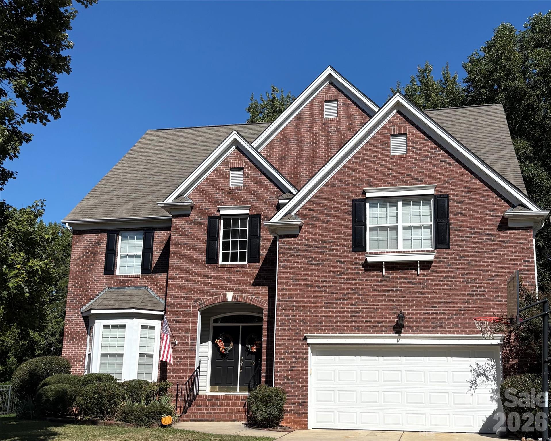 Single Family Residence at 105 Coburn Court, Fort Mill, photo 3 of 39