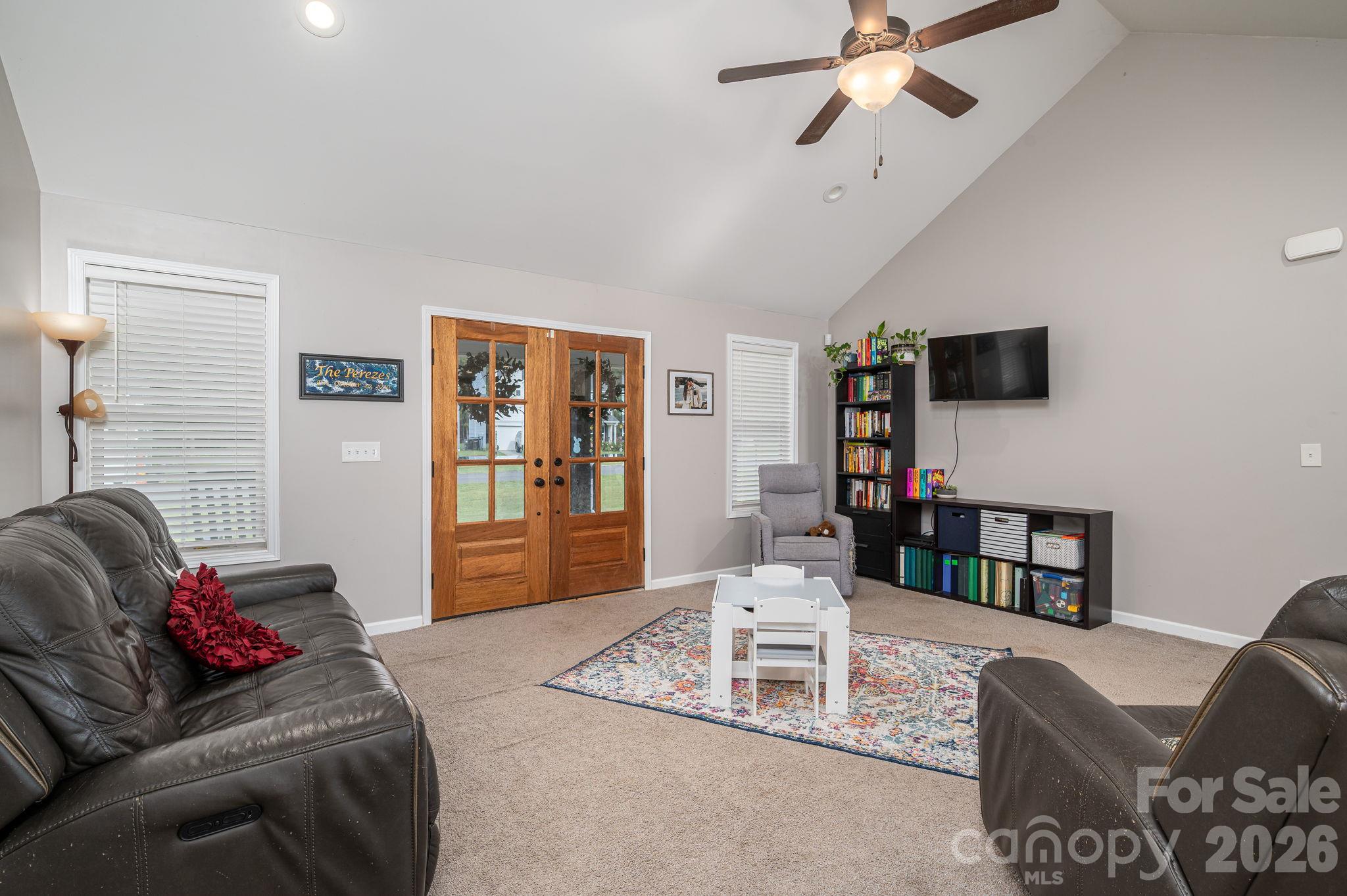 Single Family Residence at 203 Dayton Road, Dallas, photo 16 of 32