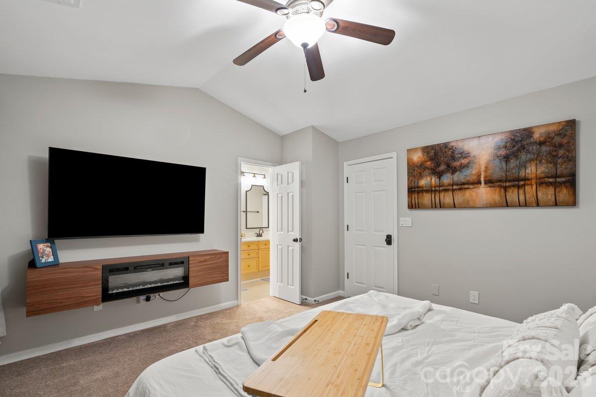Townhouse at 6073 Cougar Lane, Charlotte, photo 22 of 31