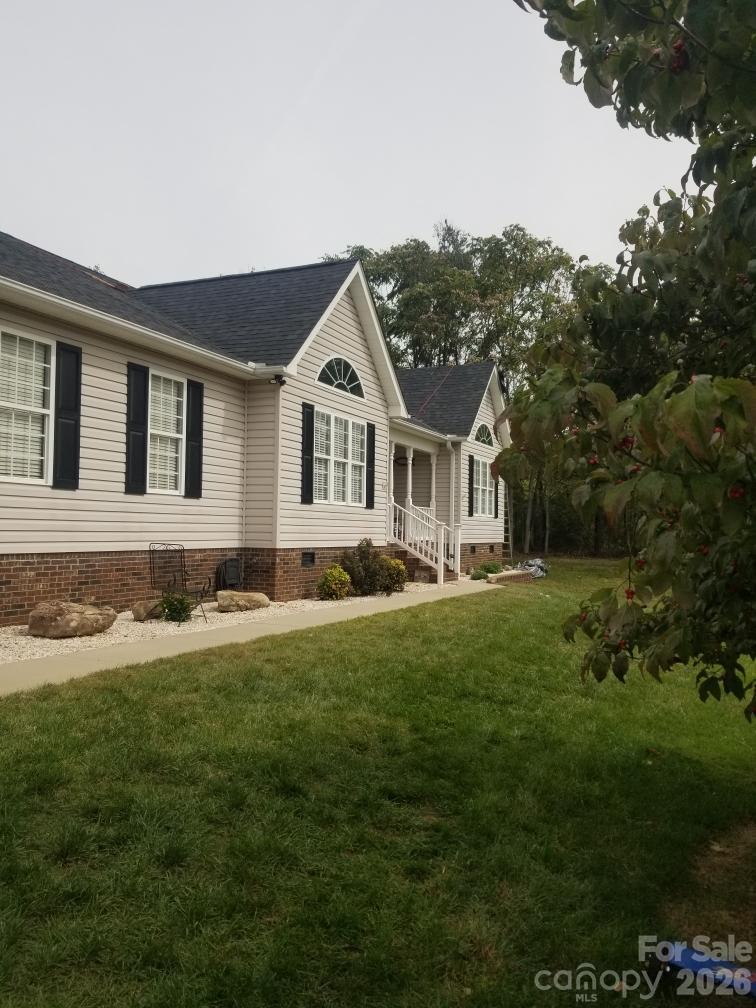Single Family Residence at 294 Gilbert Road, Statesville, photo 4 of 34