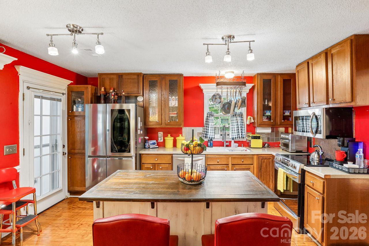 Adorable kitchen - 1116 Somersby Lane, Matthews
