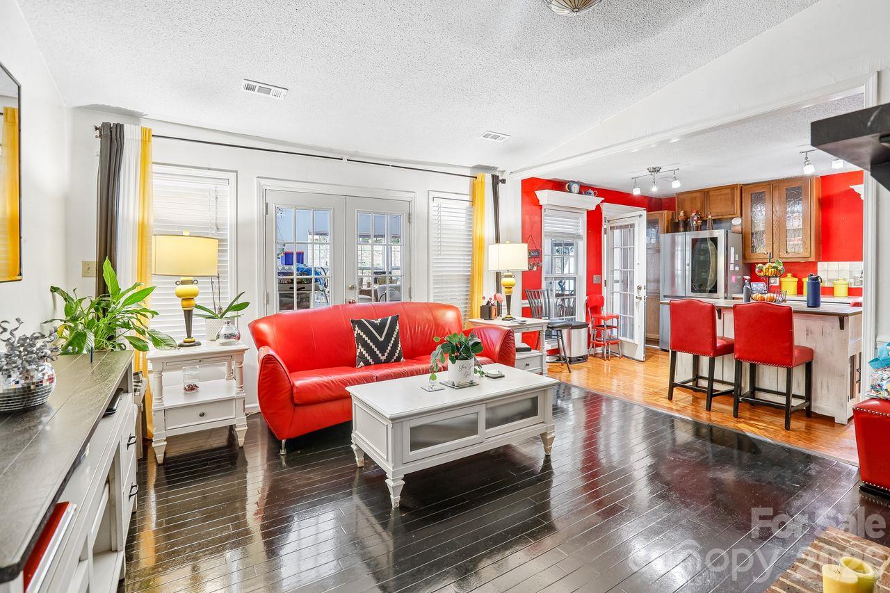 Den open to kitchen - 1116 Somersby Lane, Matthews