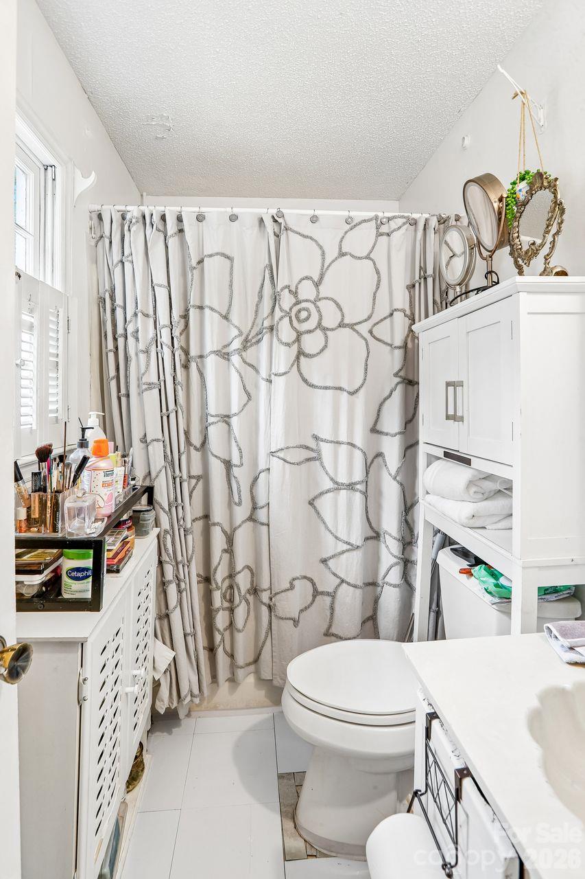 Primary Bath - 1116 Somersby Lane, Matthews