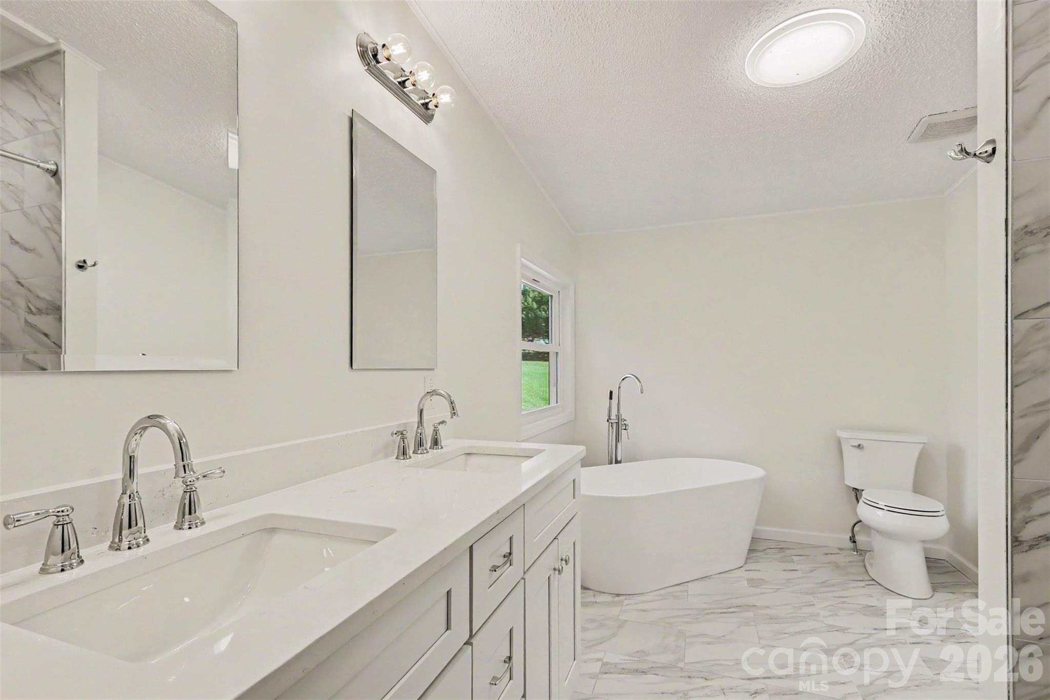 Primary bathroom - 3560 New Potato Drive, Kannapolis