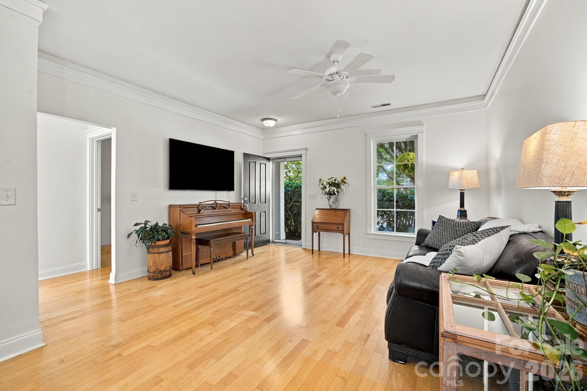 Single Family Residence at 8214 Ballymore Court, Huntersville, photo 5 of 28
