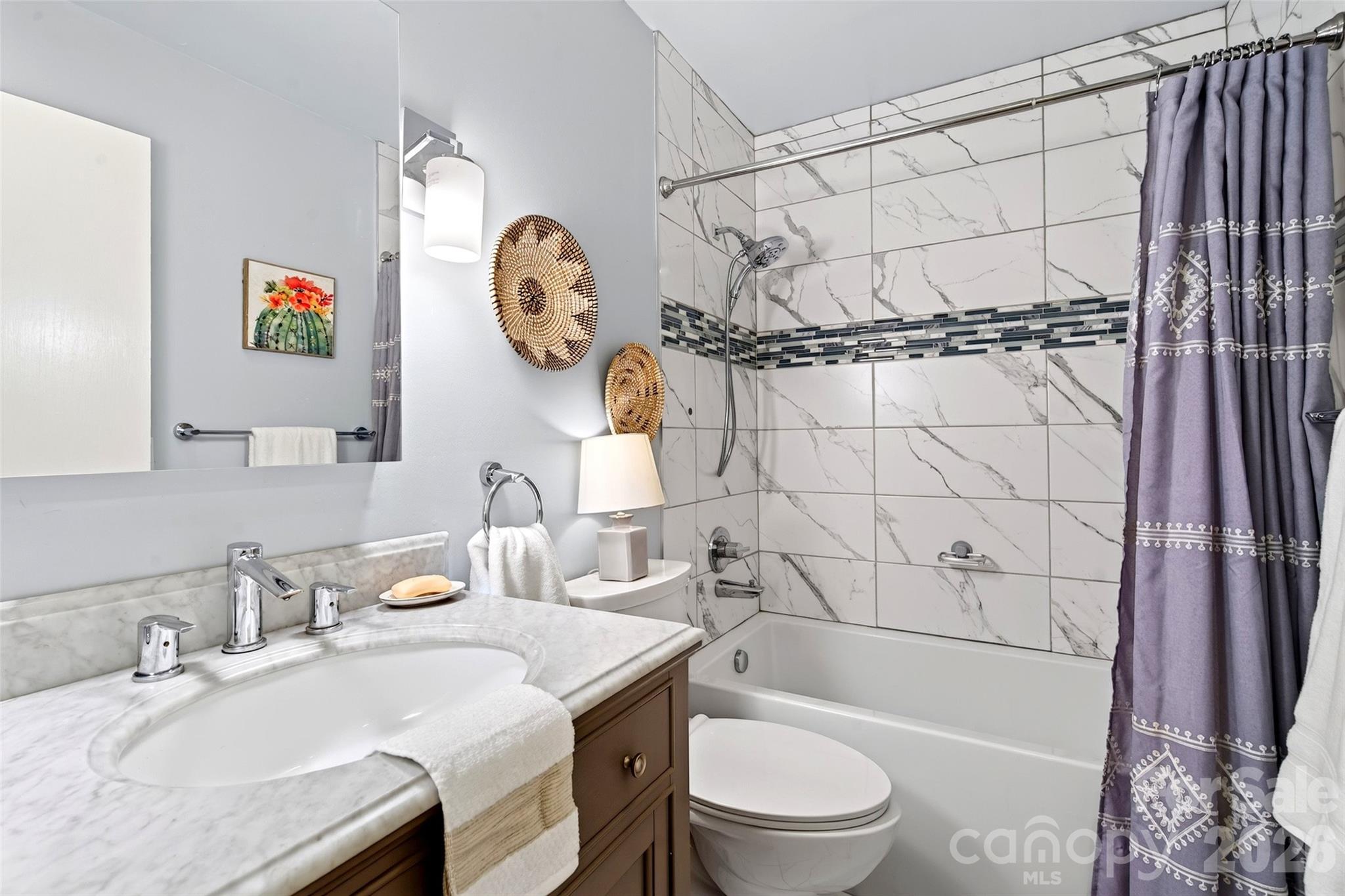 Hall Bath - 459 Forest Heights Drive, Marion