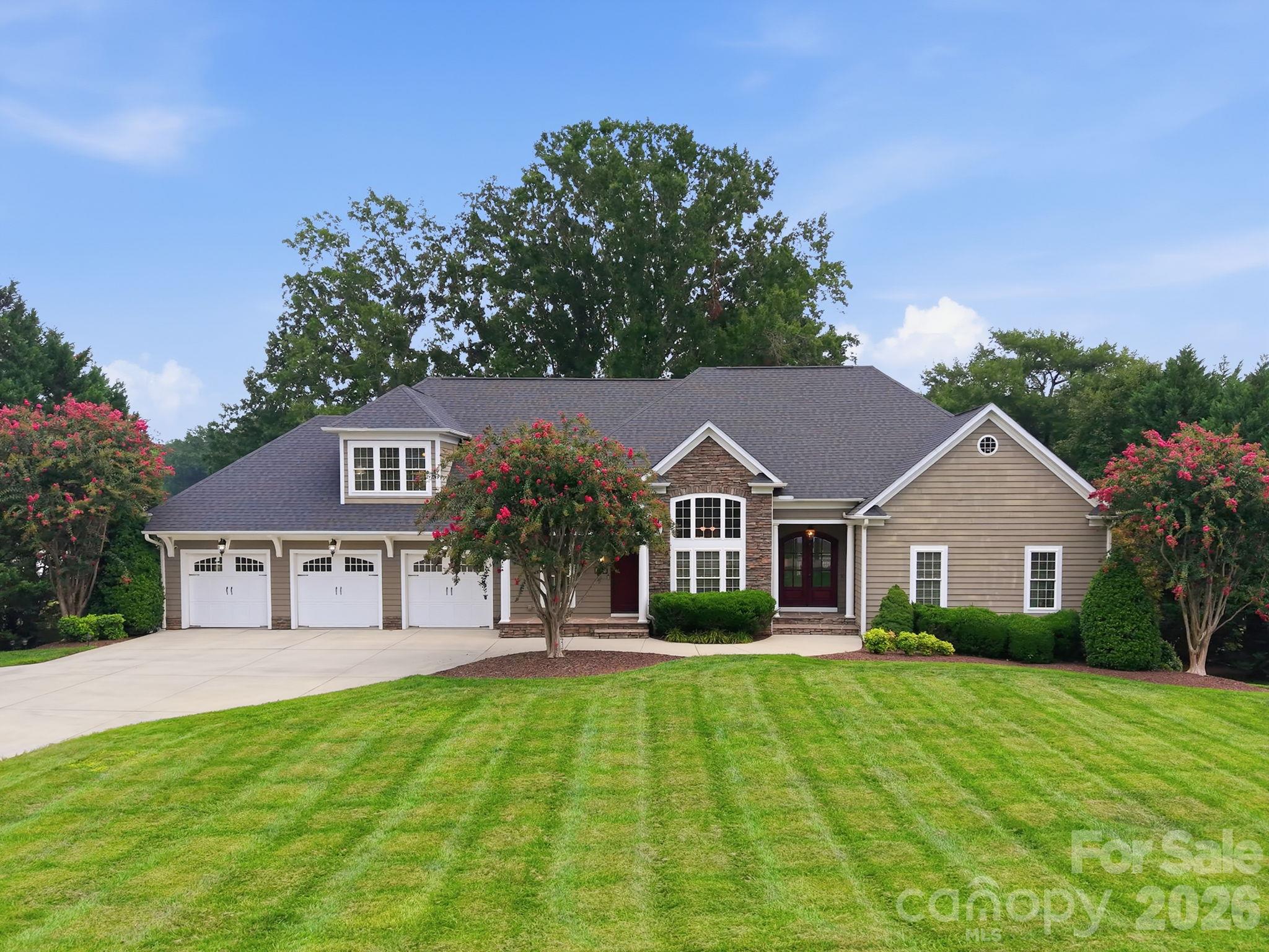 Single Family Residence at 162 Sagemore Road, Mooresville, photo 4 of 48