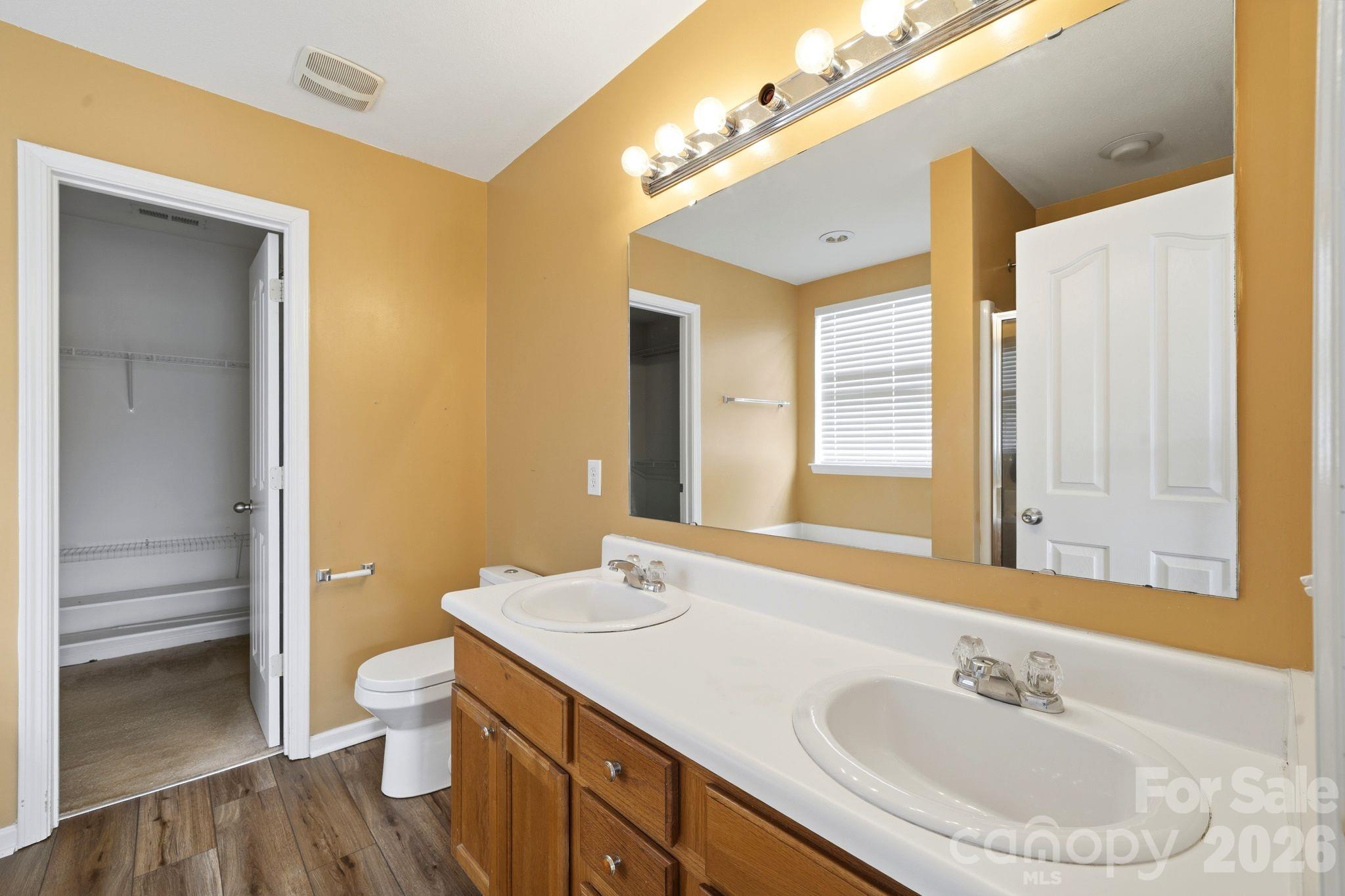 Single Family Residence at 16342 Hayfield Road, Charlotte, photo 25 of 38