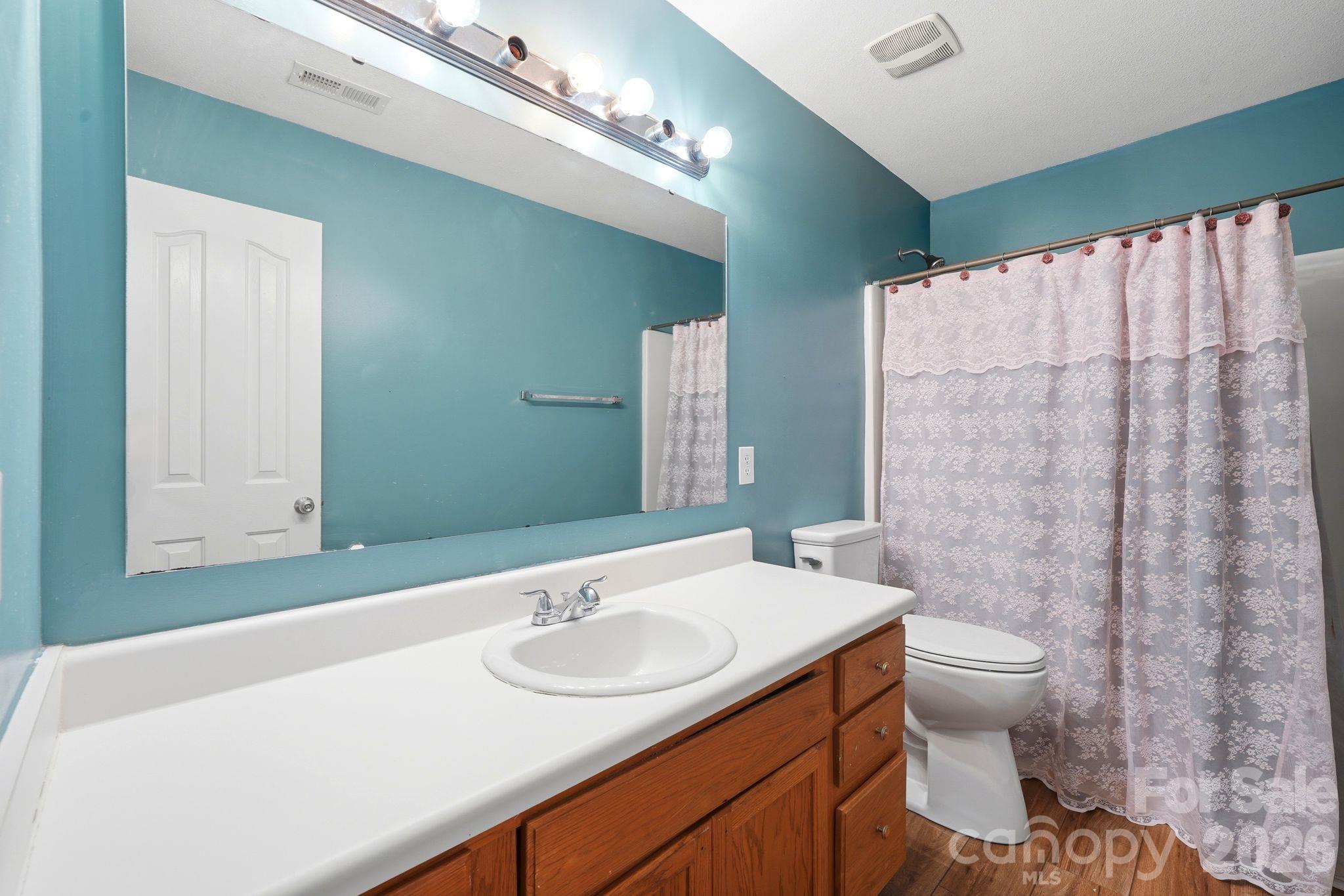 Single Family Residence at 16342 Hayfield Road, Charlotte, photo 30 of 38