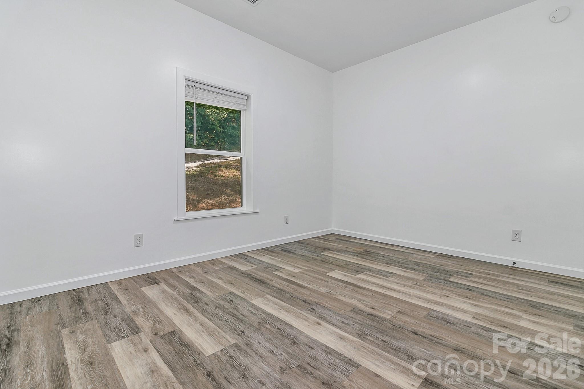 Single Family Residence at 135 Bald Eagle Drive, Hendersonville, photo 33 of 41