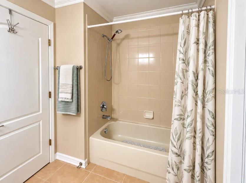 Spare Bathroom - Tiled Shower - 8251 ARLEWOOD CIR, PORT CHARLOTTE