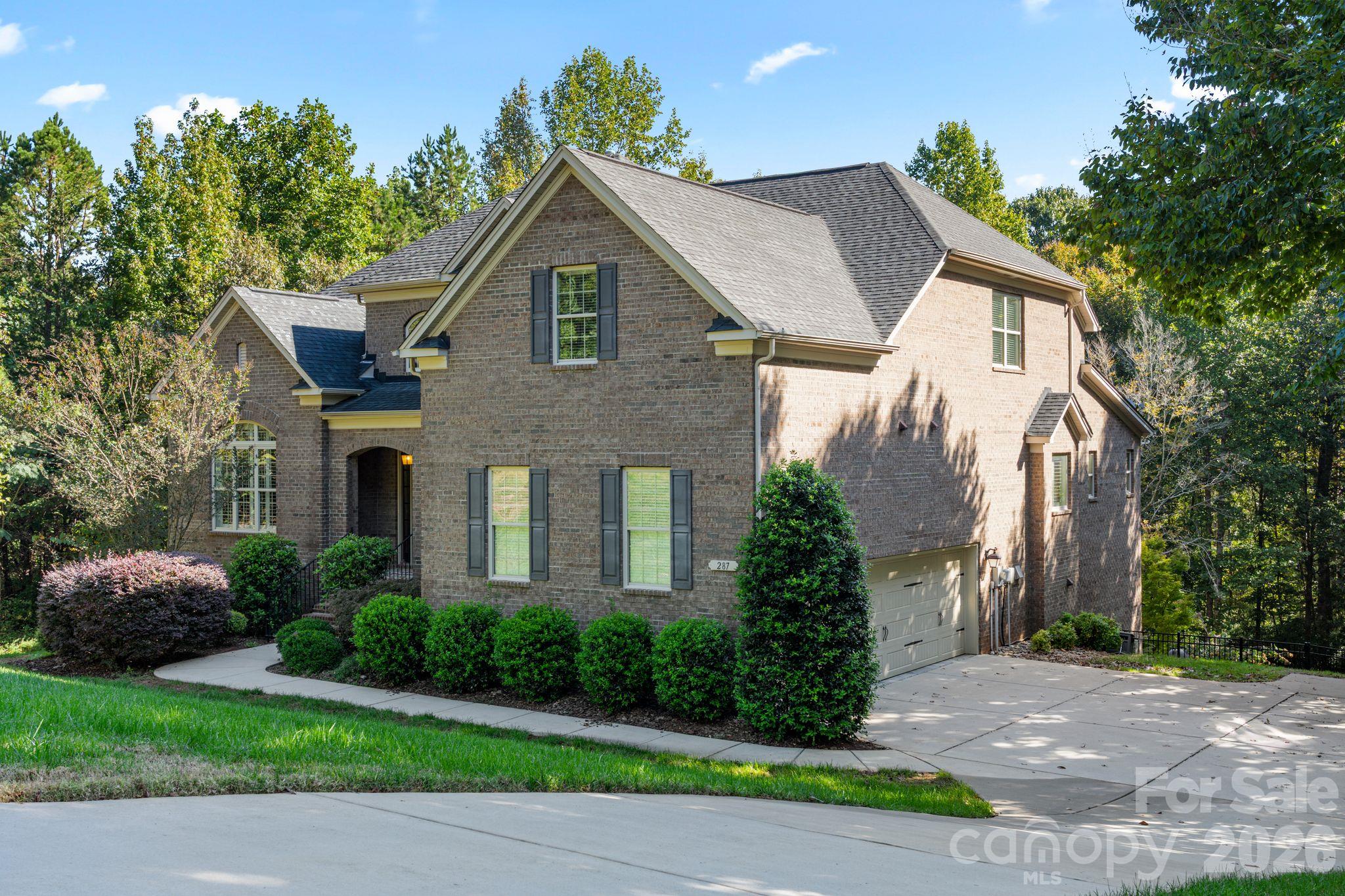 3 Car Garage - 287 Walking Horse Trail, Davidson