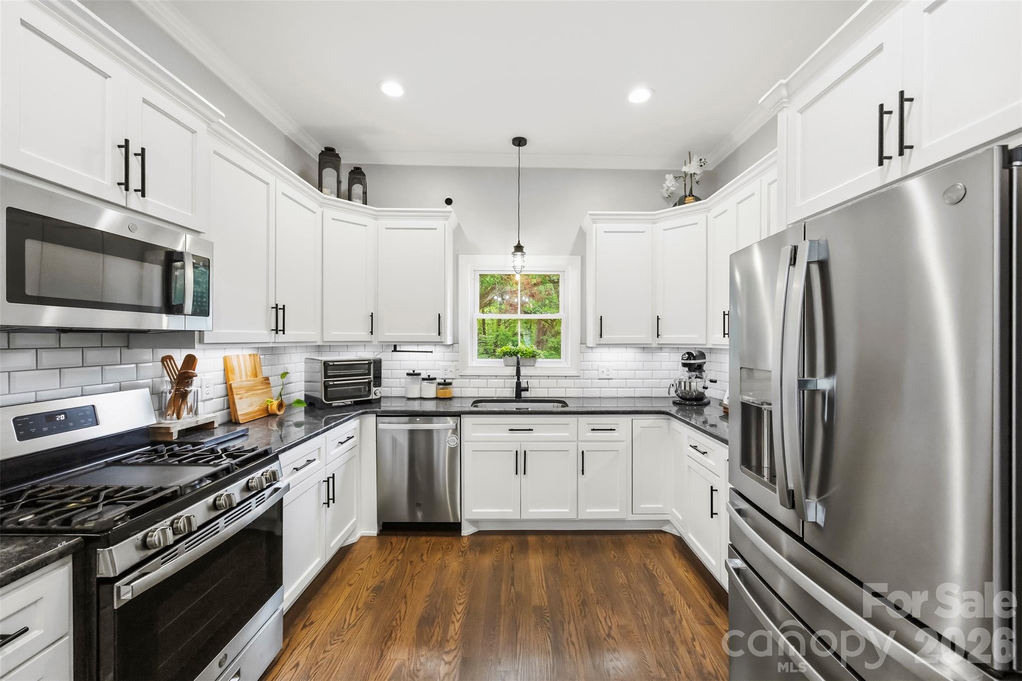 SS appliances - 2832 Beaty Road, Gastonia