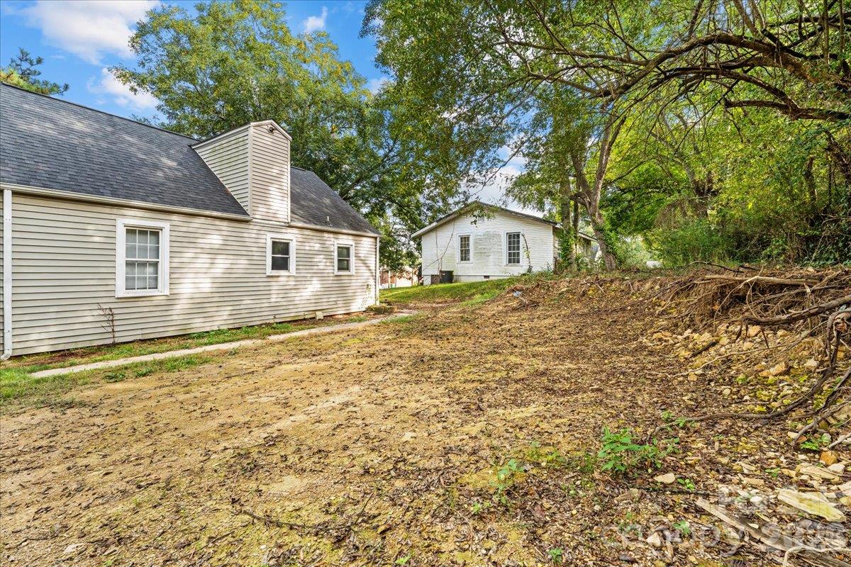 Single Family Residence at 911 Carolina Avenue, Albemarle, photo 6 of 18