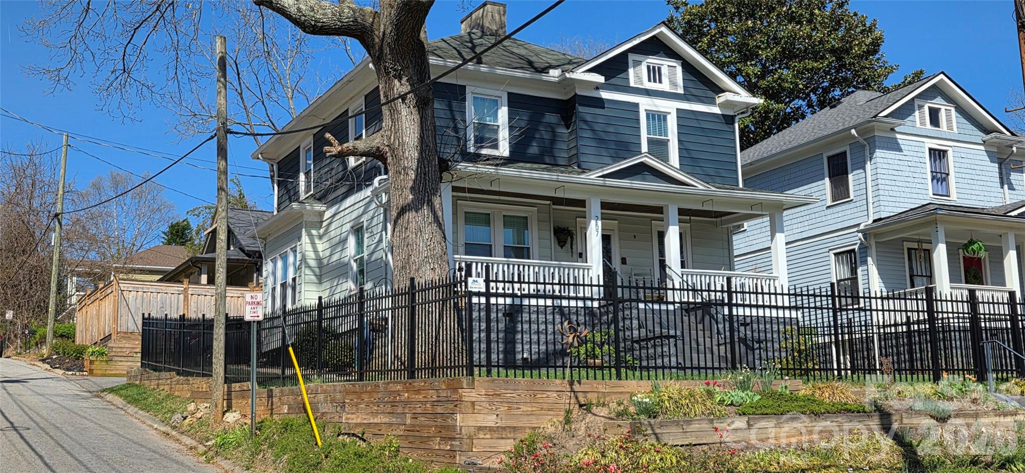Single Family Residence at 257 S French Broad Avenue, Asheville, photo 4 of 47