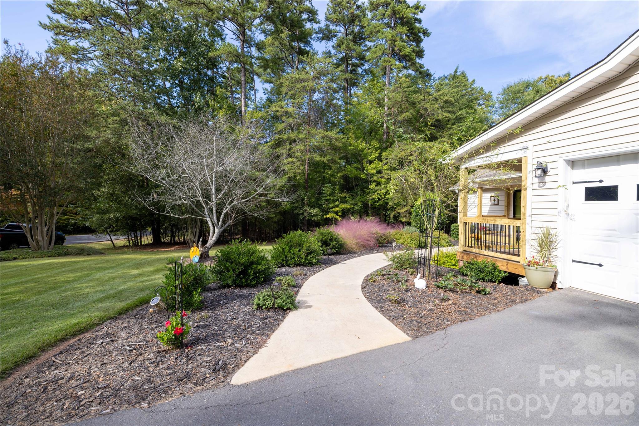 Single Family Residence at 571 Newport Drive, Mount Gilead, photo 6 of 51