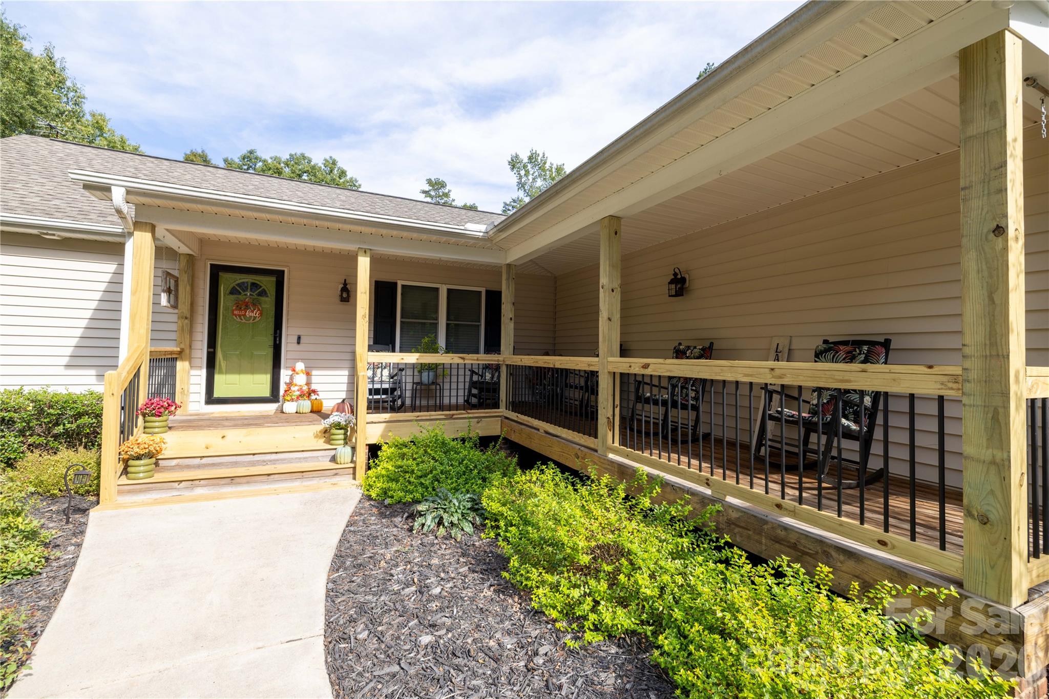 Brand New Porch Railing and pickets...buyers have the pleasure of selecting their stain color. - 571 Newport Drive, Mount Gilead