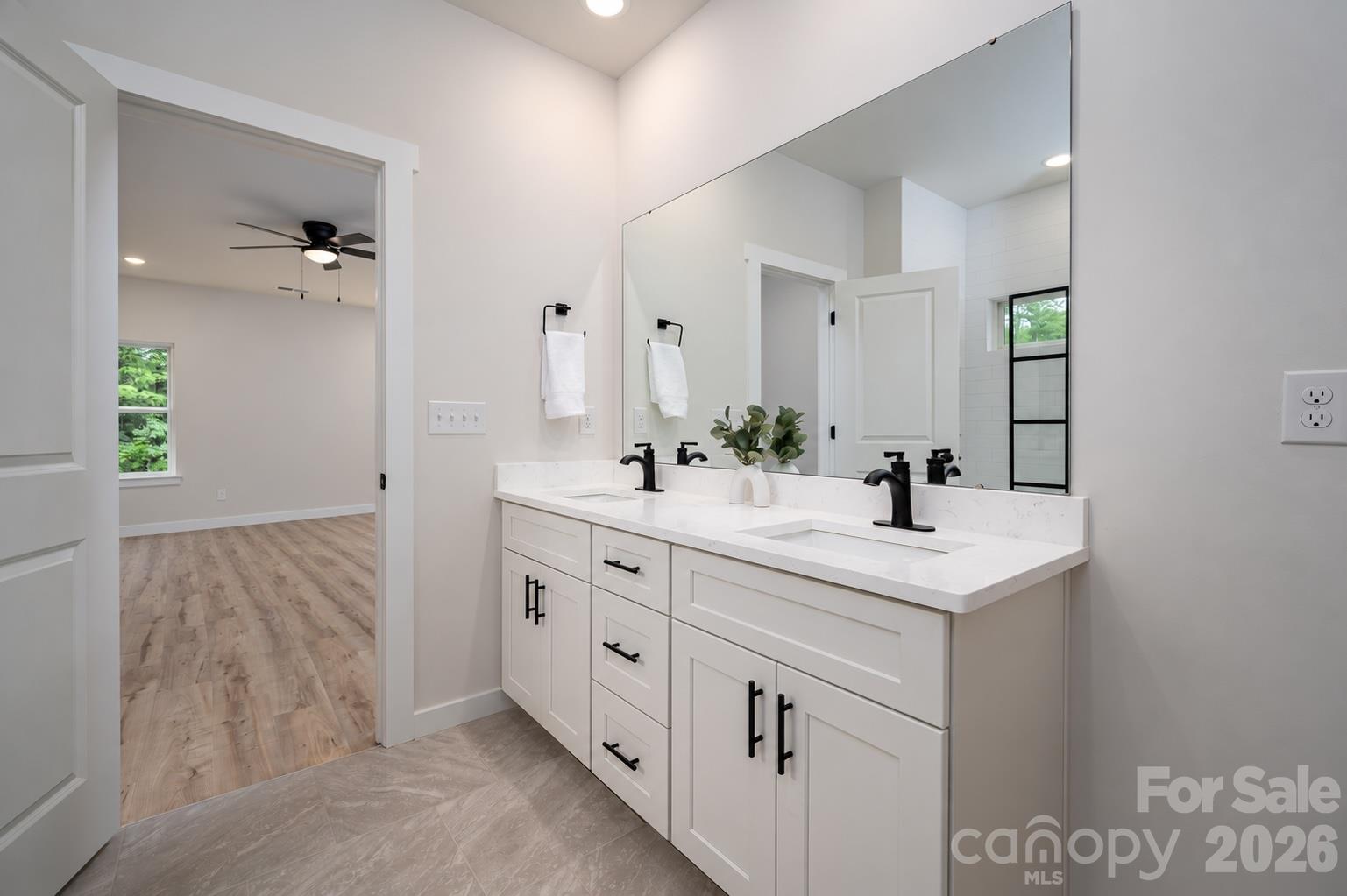 Single Family Residence at 1531 9th Street Lane NW, Hickory, photo 15 of 30