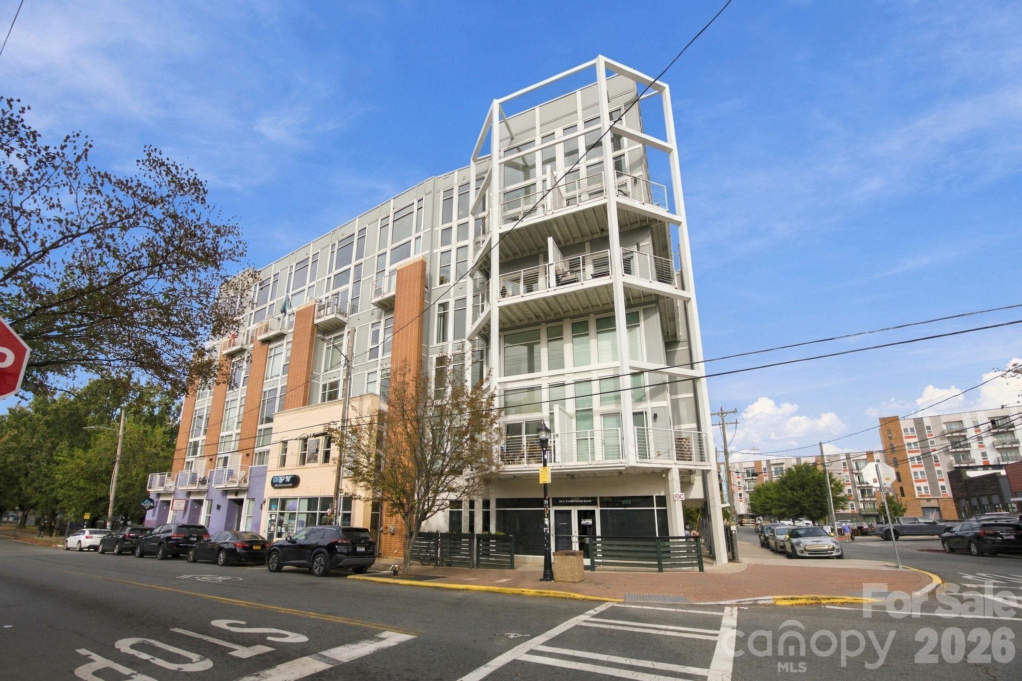 Condominium at 3123 Davidson Street, Charlotte, photo 2 of 43