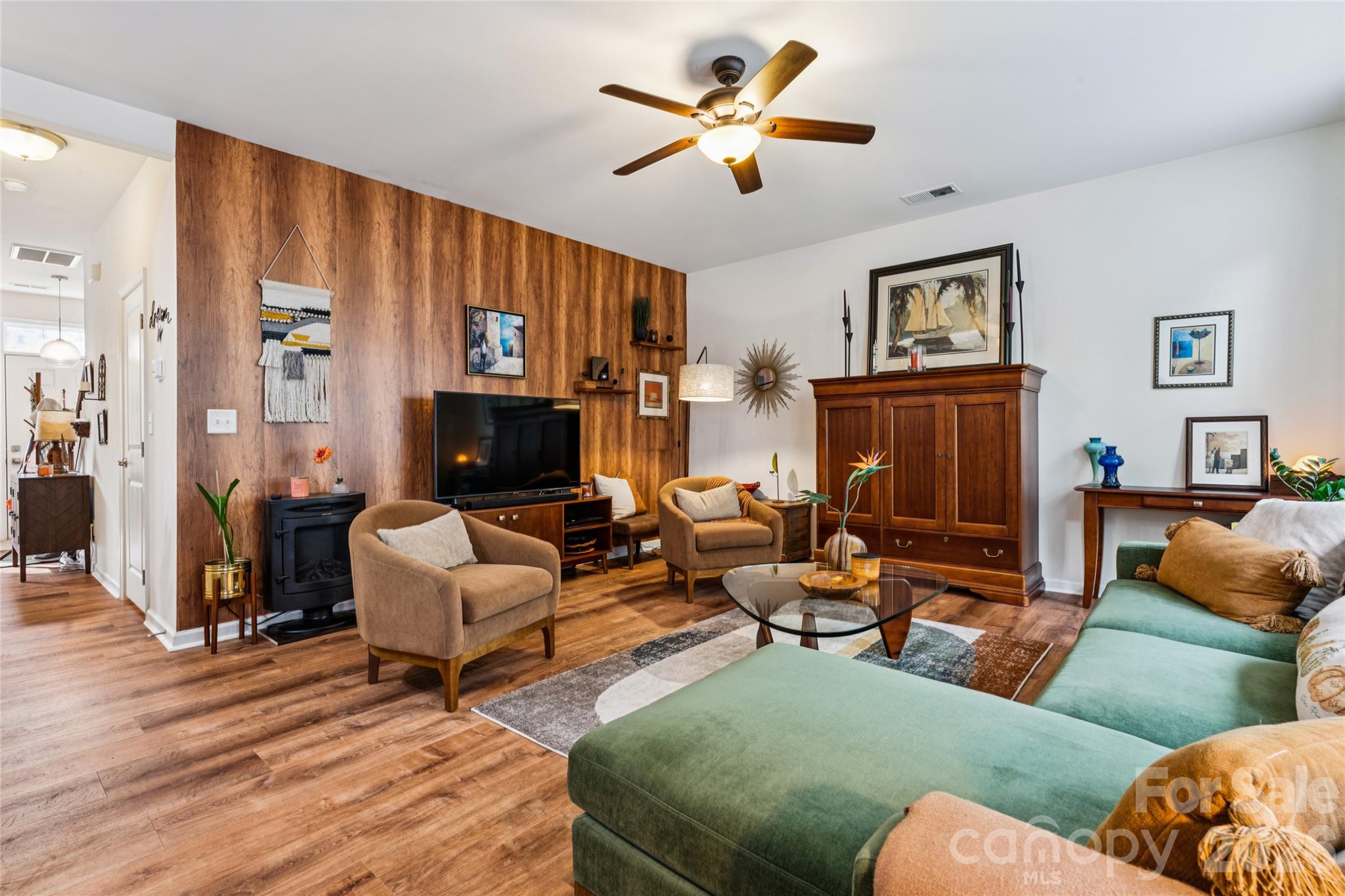 Beautifully appointed Great Room - 9506 Birkwood Court, Charlotte