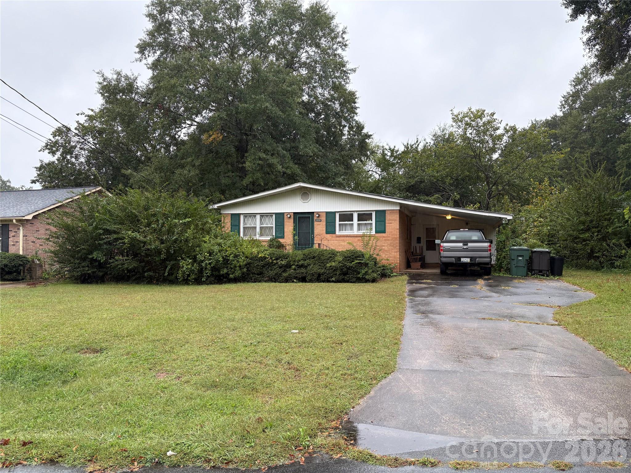 Single Family Residence at 1622 Fairfield Drive, Gastonia