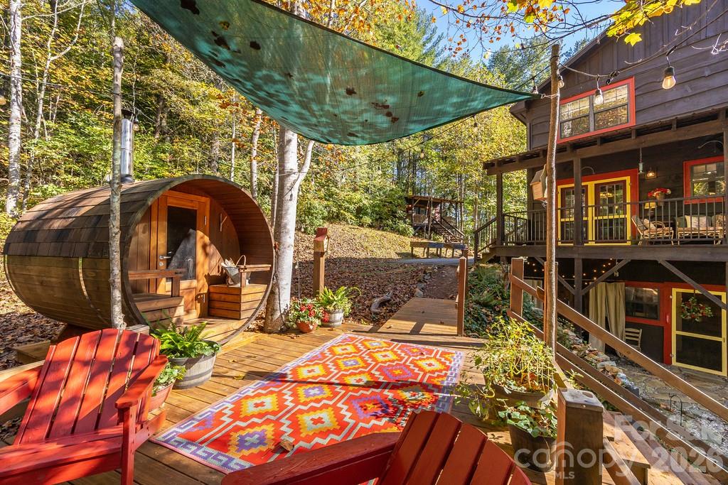 Perfect setting to blow off some steam! - 111 Elkhound Road, Waynesville