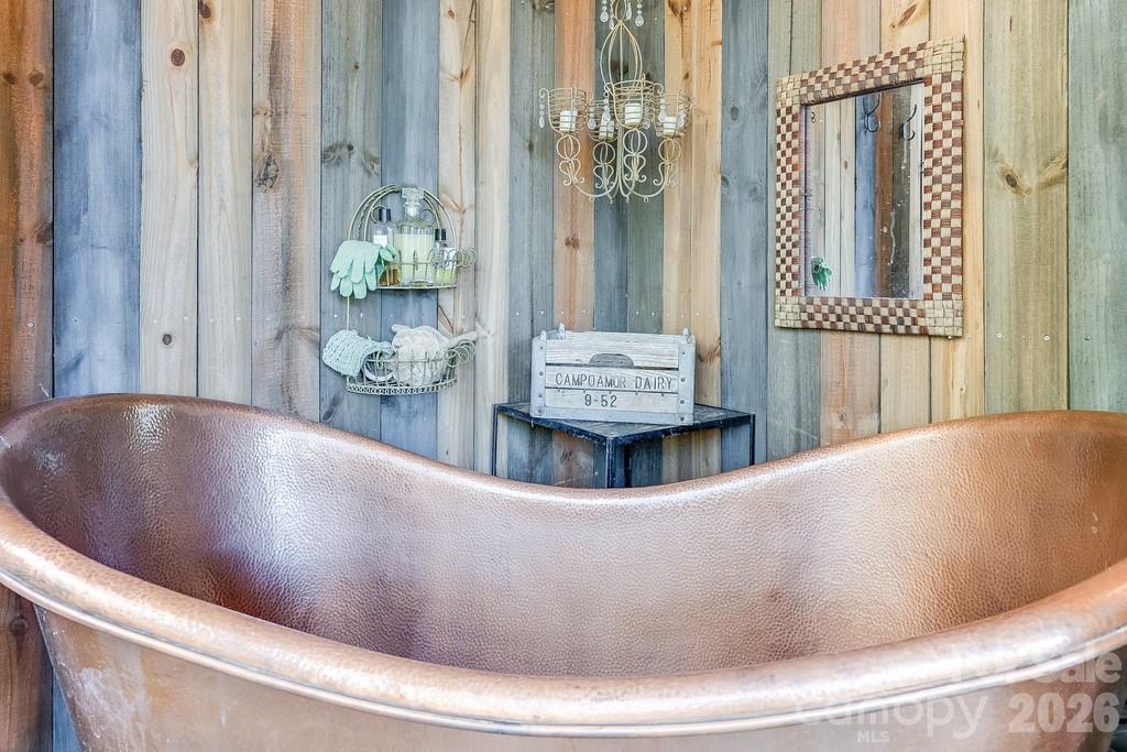 A hot soak amongst the forest, under the stars - 111 Elkhound Road, Waynesville