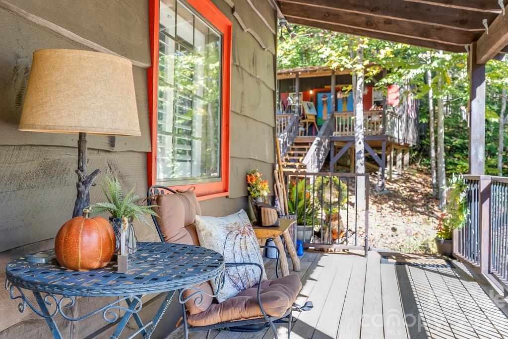 Single Family Residence at 111 Elkhound Road, Waynesville, photo 11 of 48