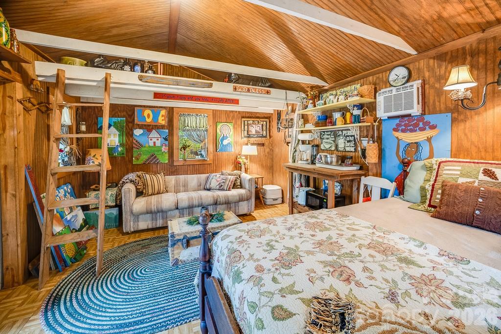 Welcome to the Soul Shack Artist Retreat Sleeps 4 - 111 Elkhound Road, Waynesville